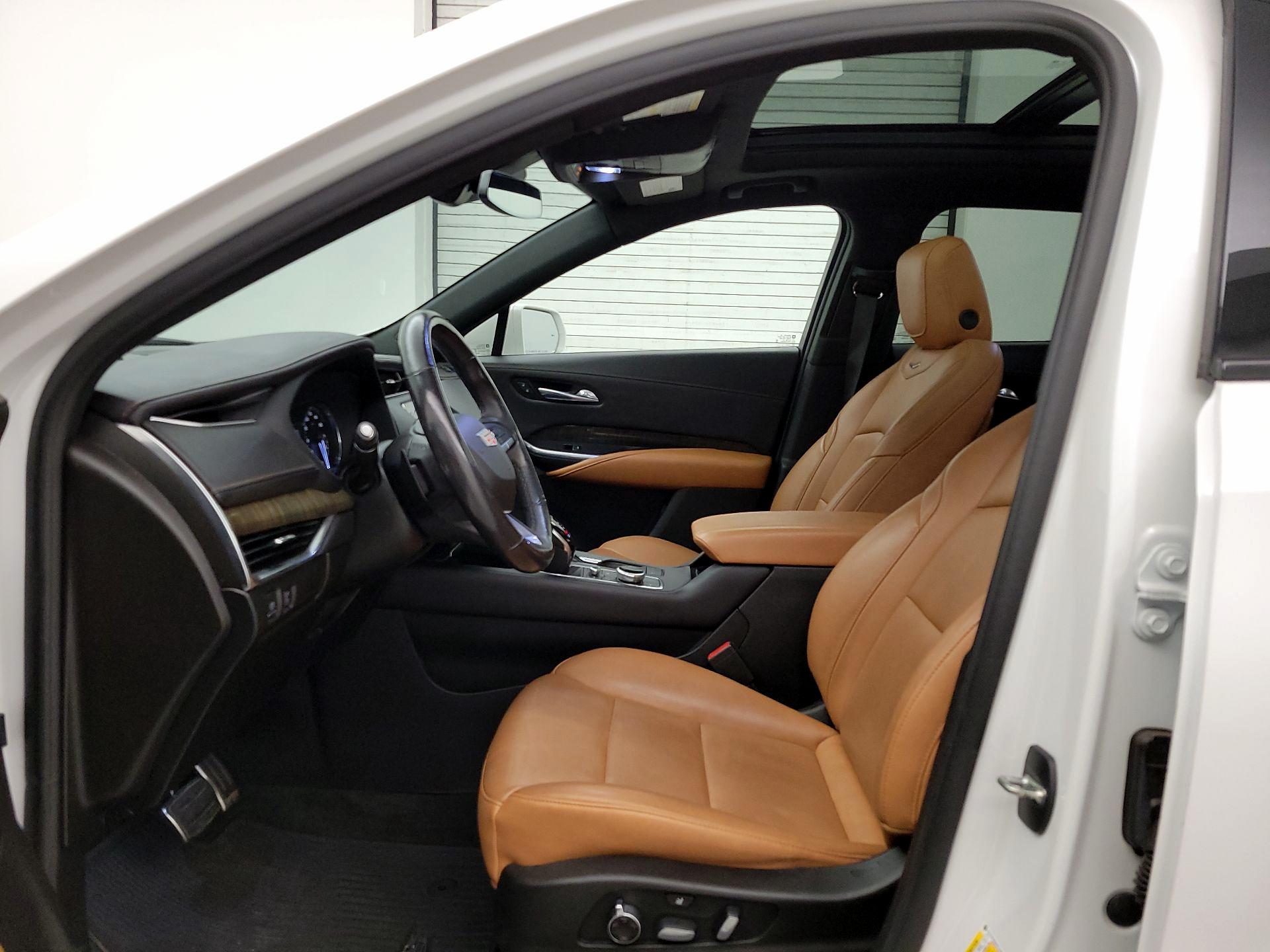Thumbnail: 2021 Cadillac XT4 - 11