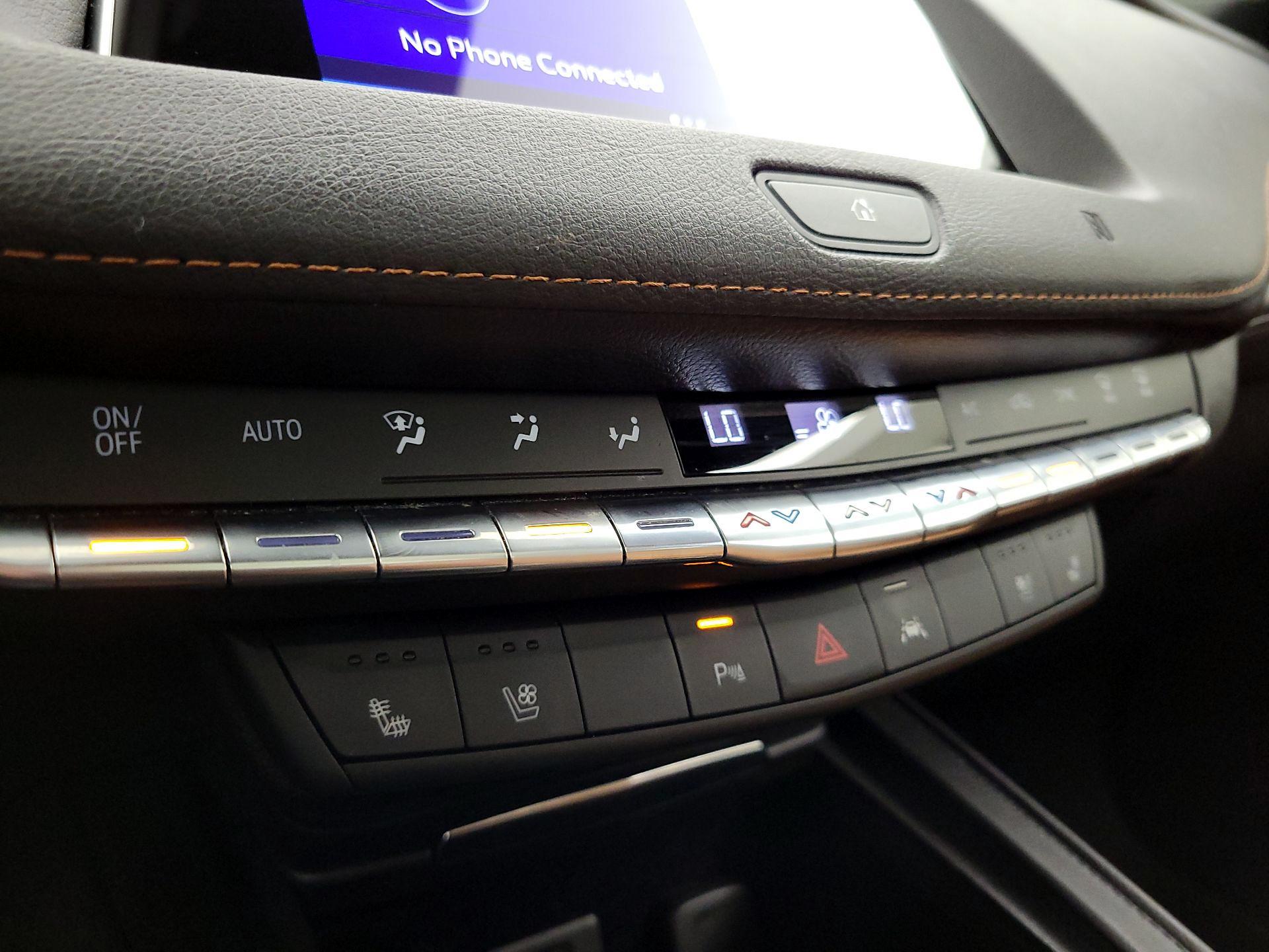 Thumbnail: 2021 Cadillac XT4 - 17