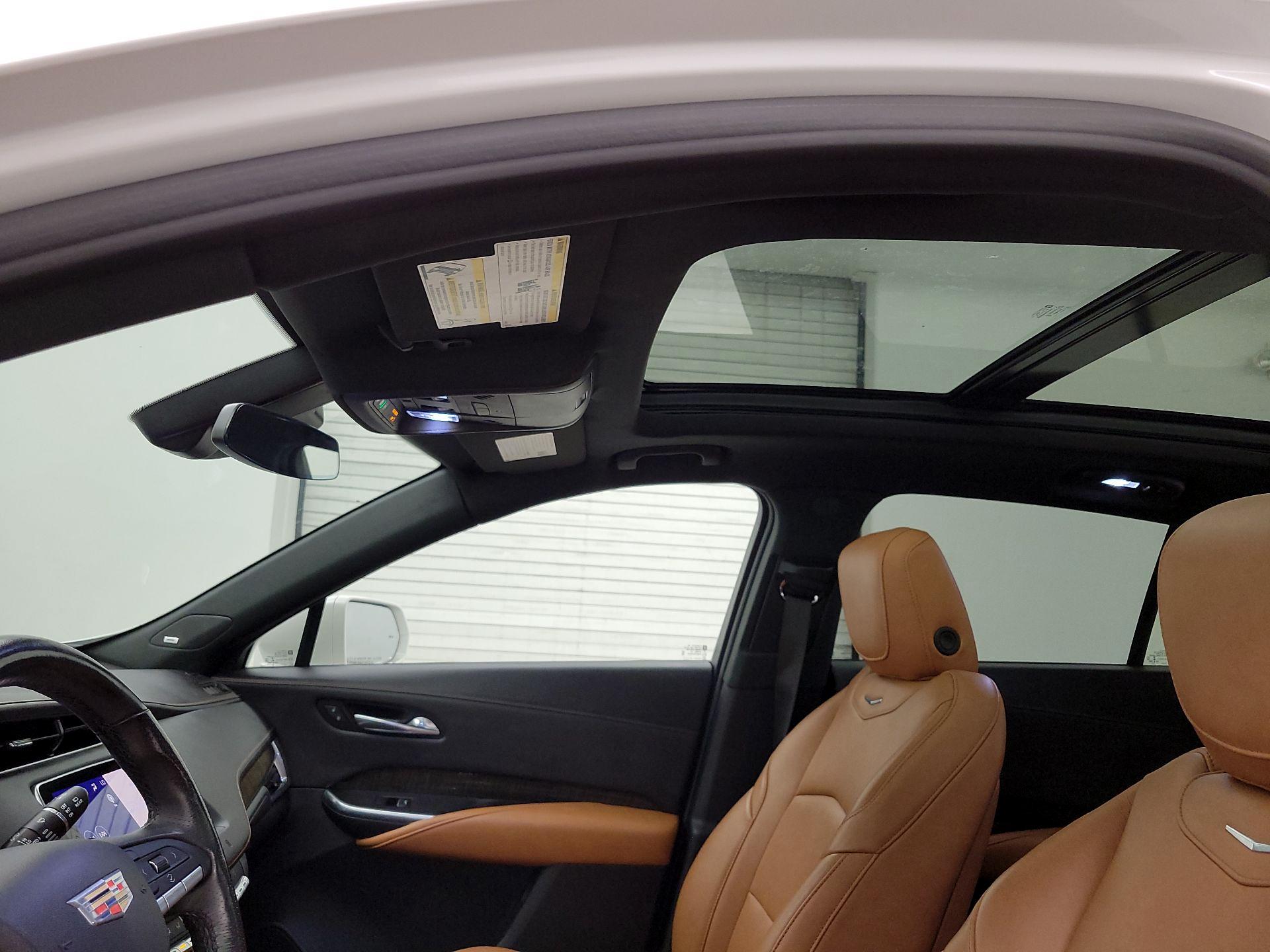 Thumbnail: 2021 Cadillac XT4 - 20