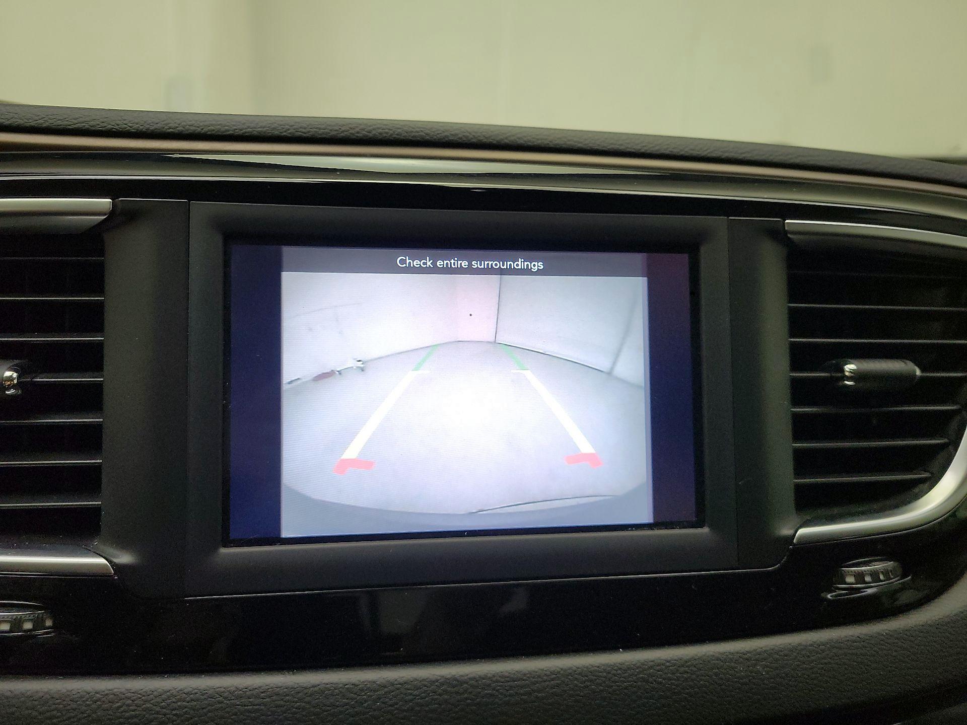 Thumbnail: 2019 Chrysler Pacifica - 14