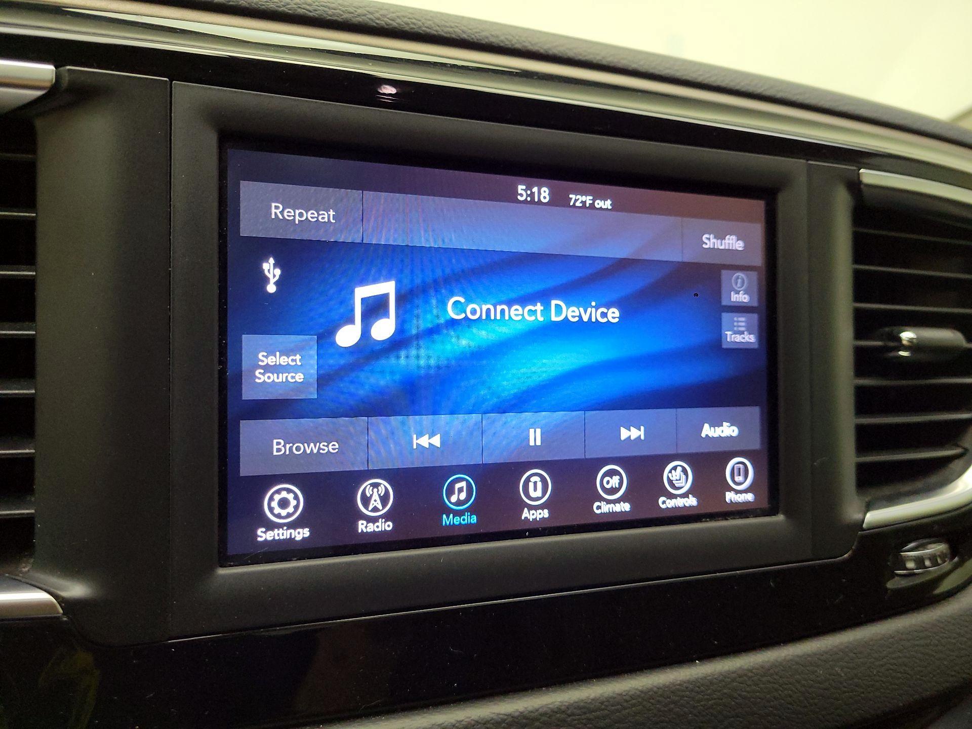 Thumbnail: 2019 Chrysler Pacifica - 15