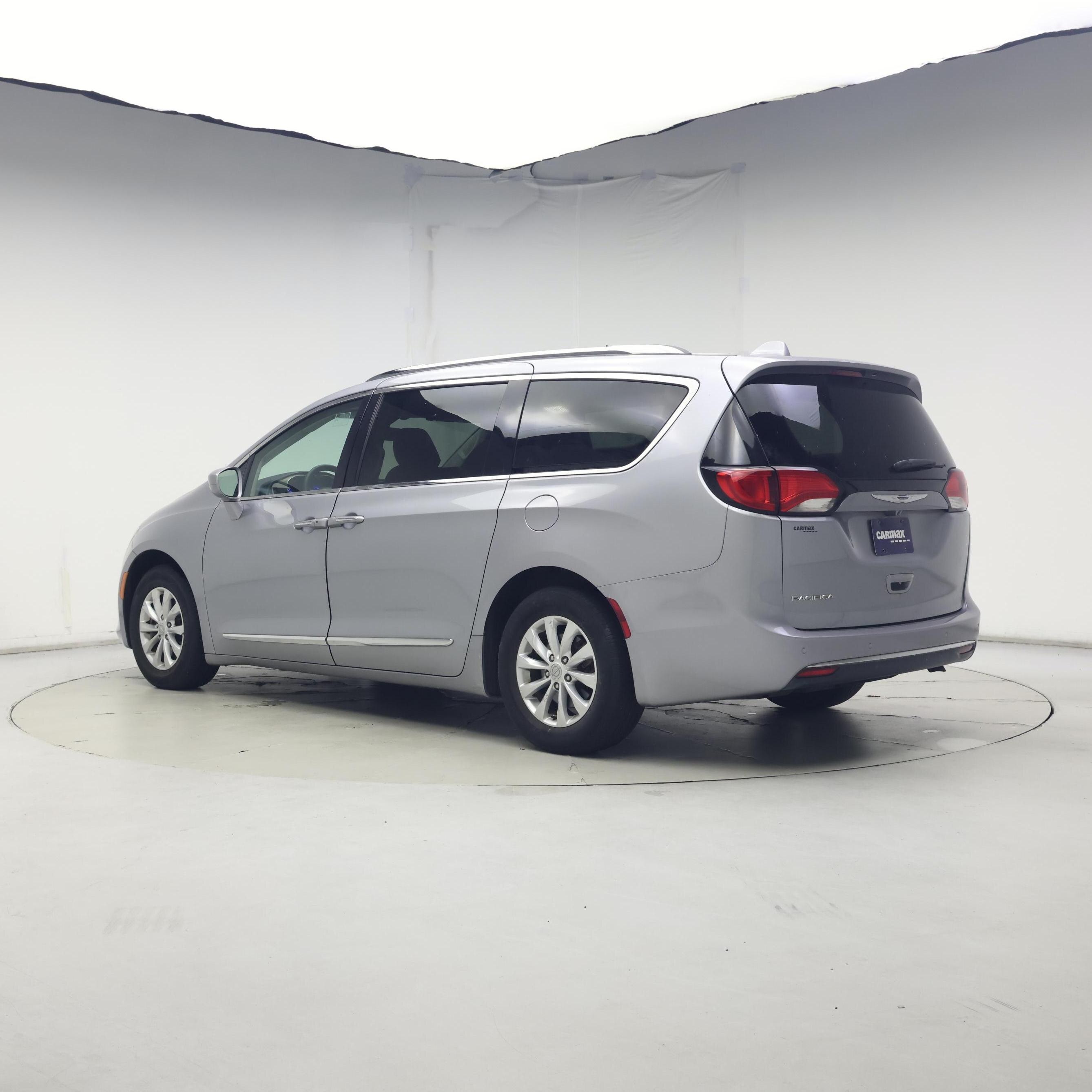 Thumbnail: 2019 Chrysler Pacifica - 2