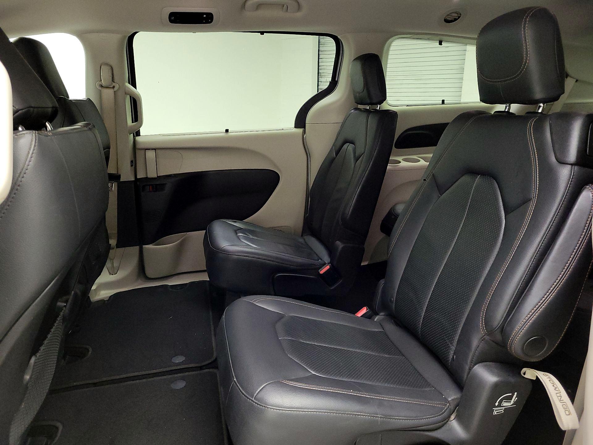 Thumbnail: 2019 Chrysler Pacifica - 19