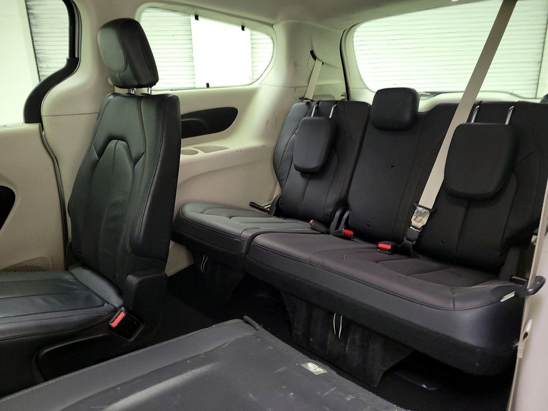 Thumbnail: 2019 Chrysler Pacifica - 20