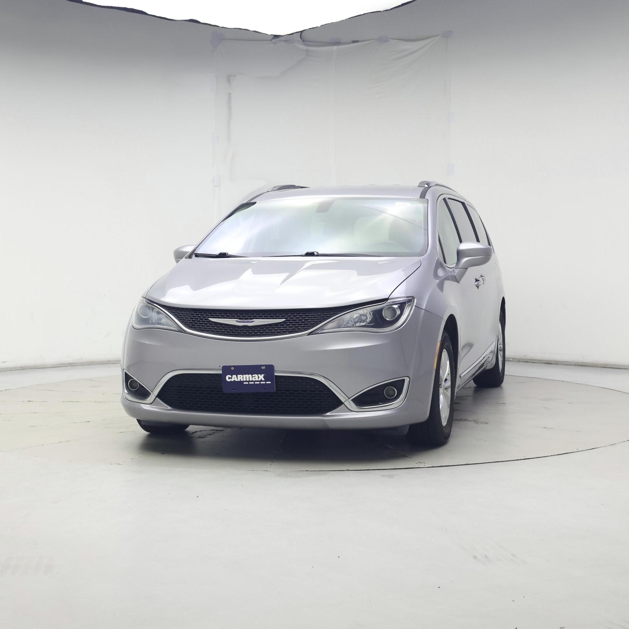 Thumbnail: 2019 Chrysler Pacifica - 4