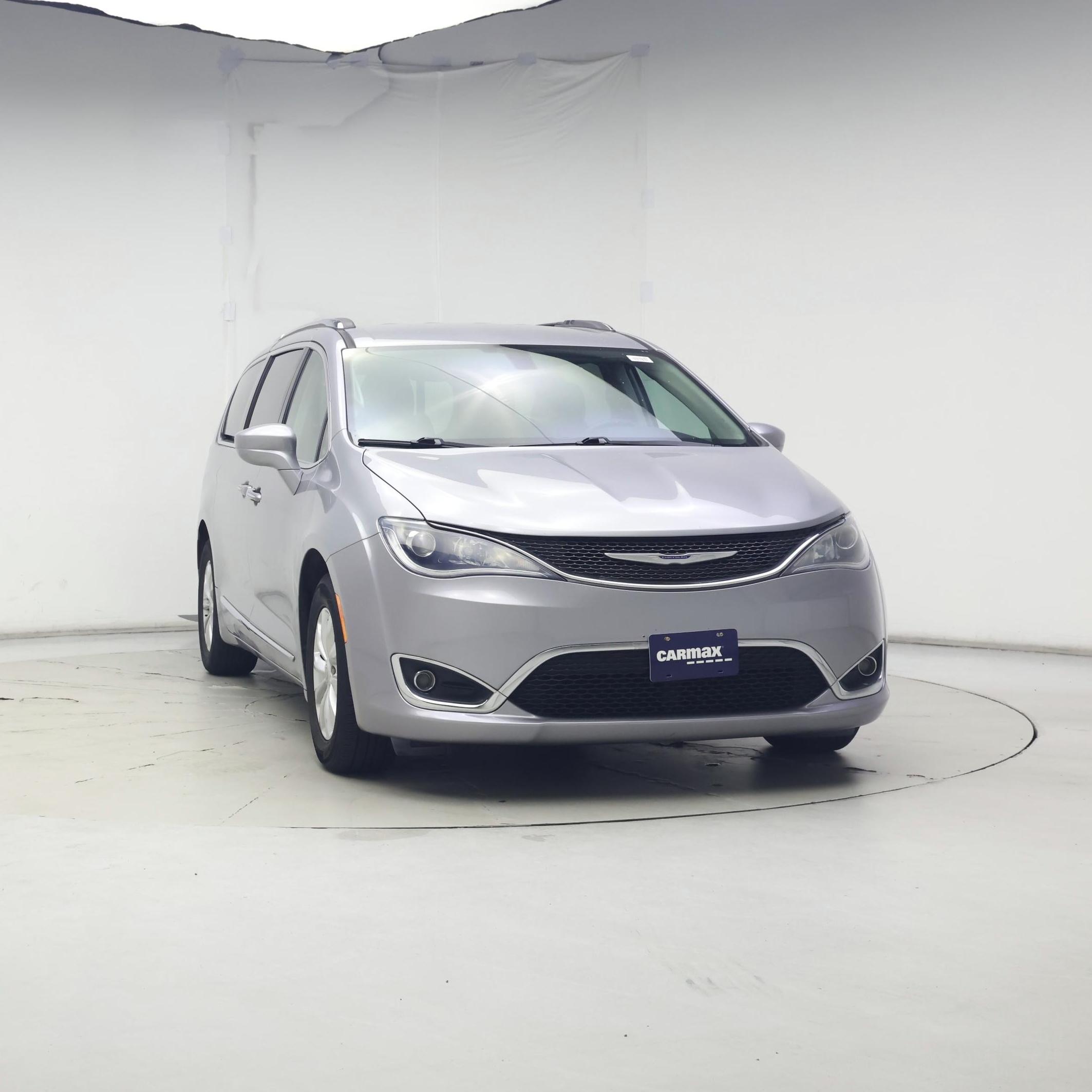 Thumbnail: 2019 Chrysler Pacifica - 5