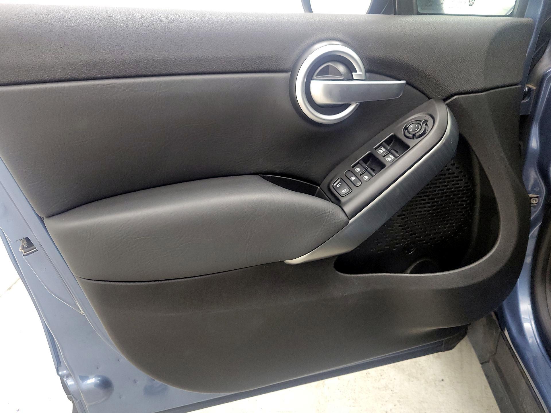 Thumbnail: 2017 Fiat 500X - 12