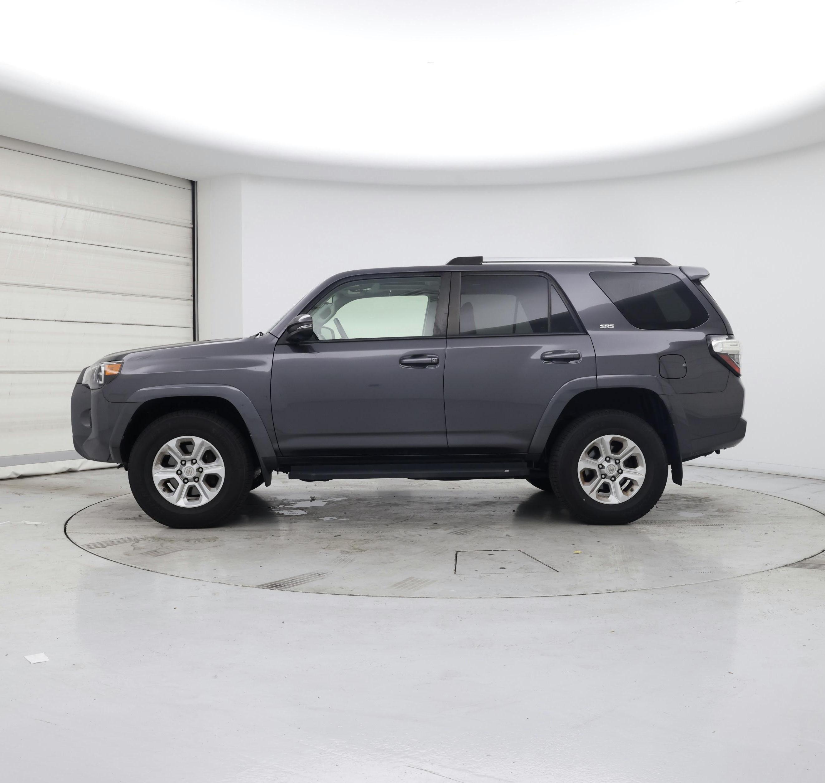 Thumbnail: 2021 Toyota 4Runner - 3