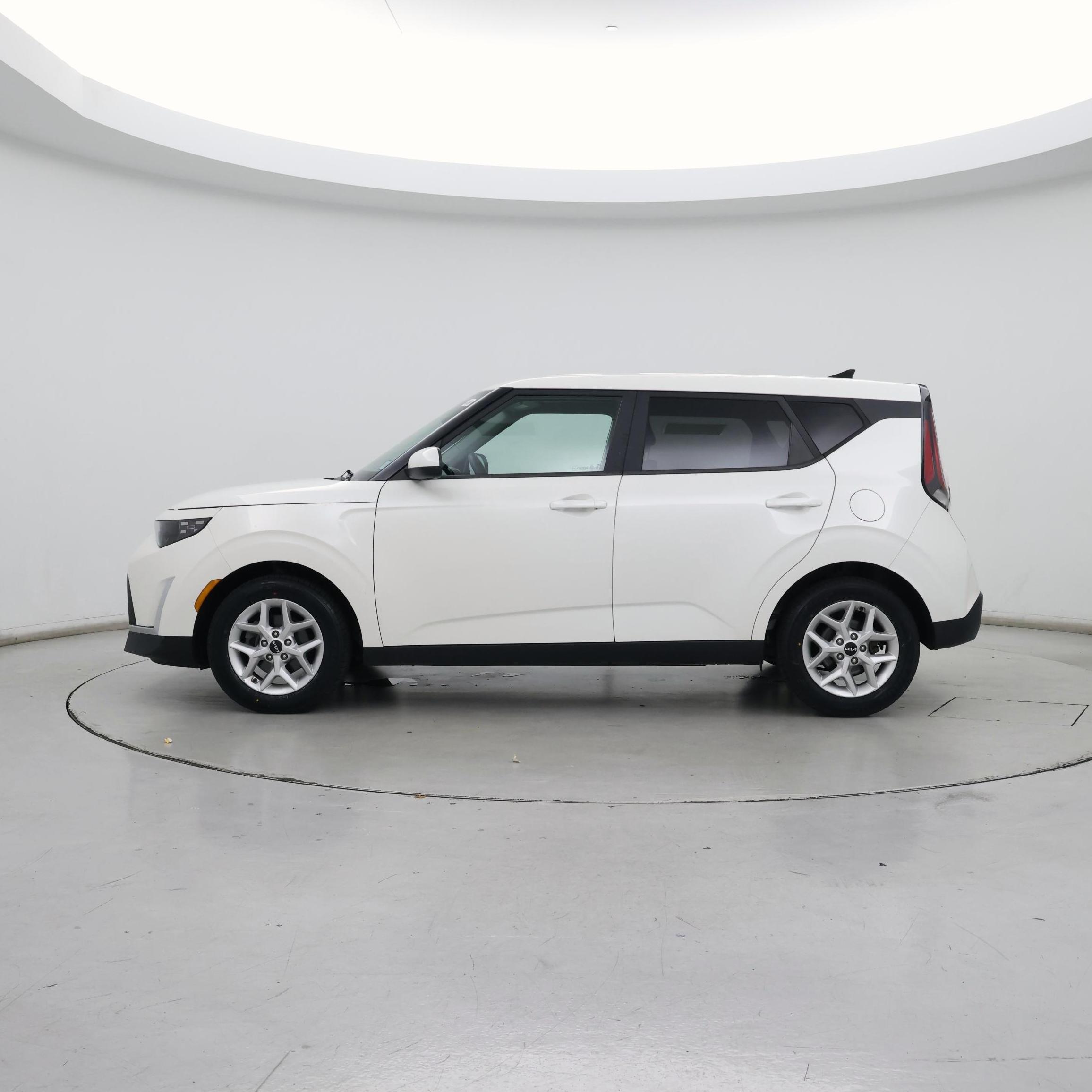 Thumbnail: 2023 Kia Soul - 3