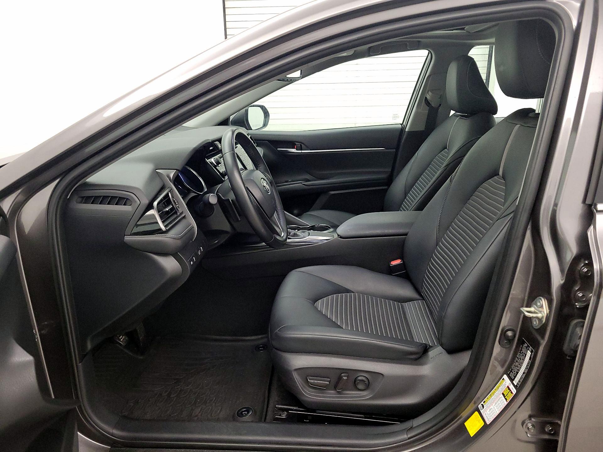 Thumbnail: 2019 Toyota Camry - 11