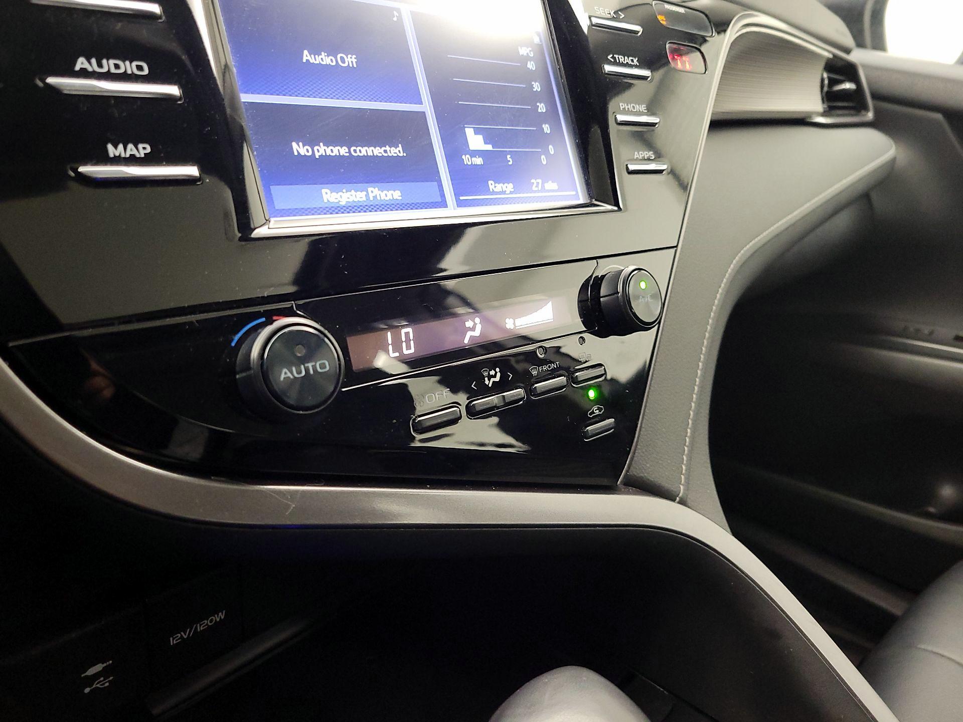 Thumbnail: 2019 Toyota Camry - 16