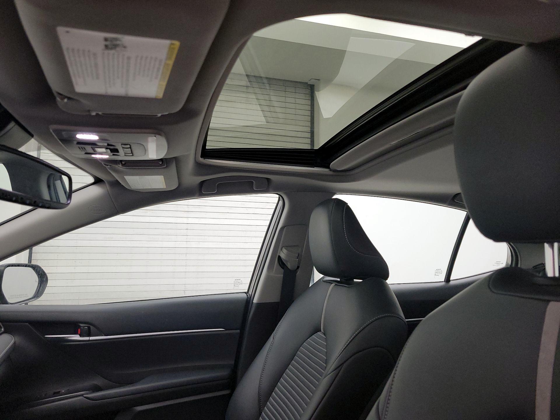 Thumbnail: 2019 Toyota Camry - 19
