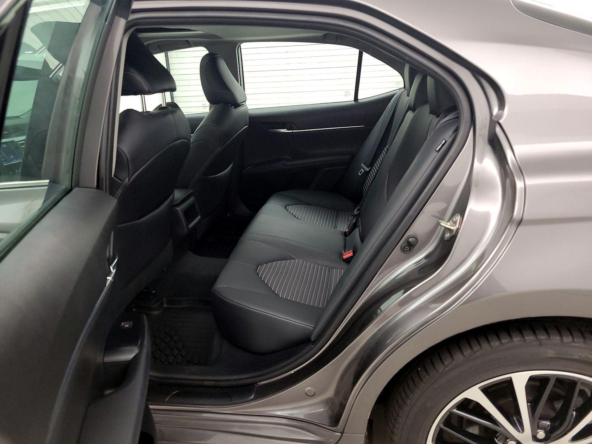 Thumbnail: 2019 Toyota Camry - 20