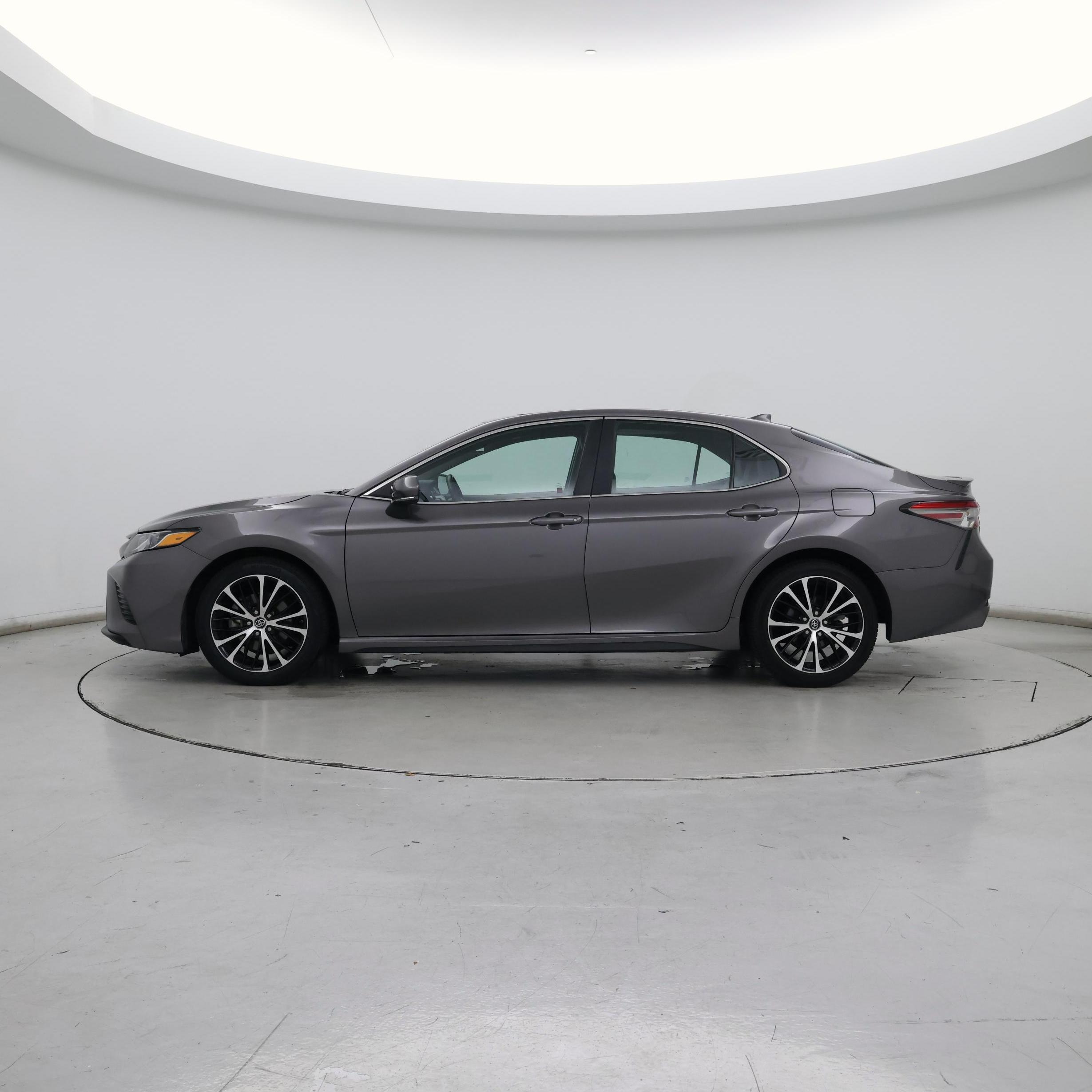 Thumbnail: 2019 Toyota Camry - 3