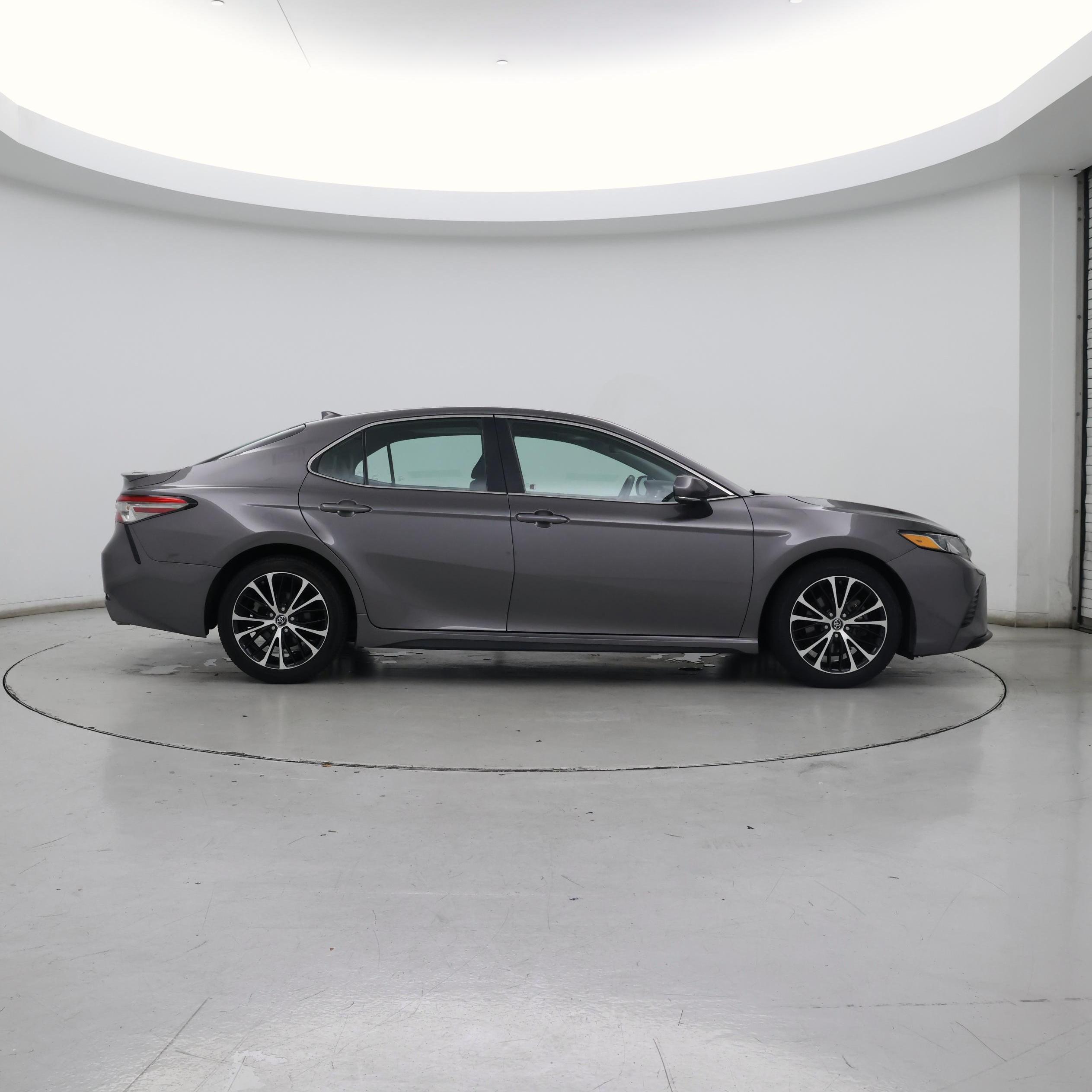 Thumbnail: 2019 Toyota Camry - 7