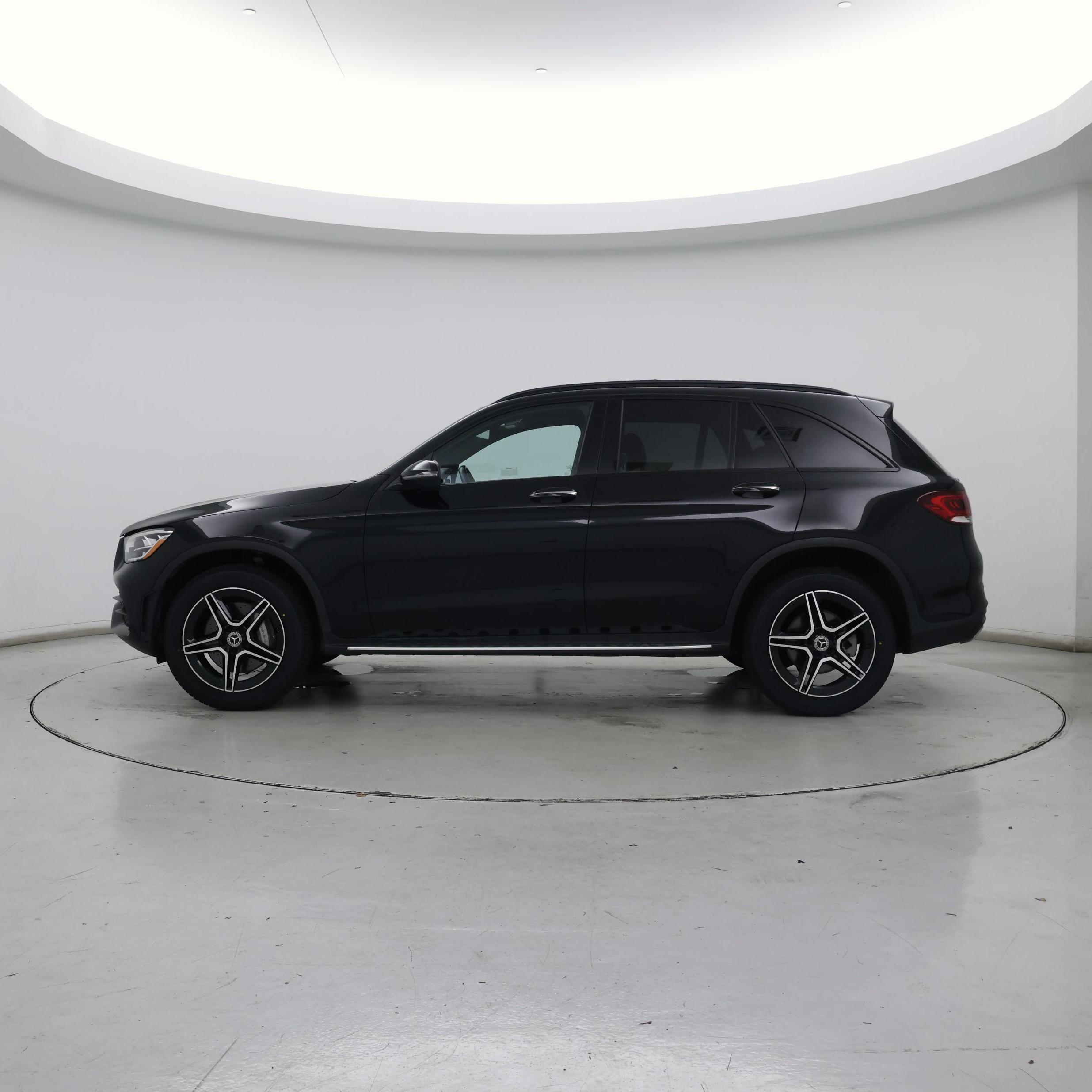 Thumbnail: 2022 Mercedes-Benz GLC - 3