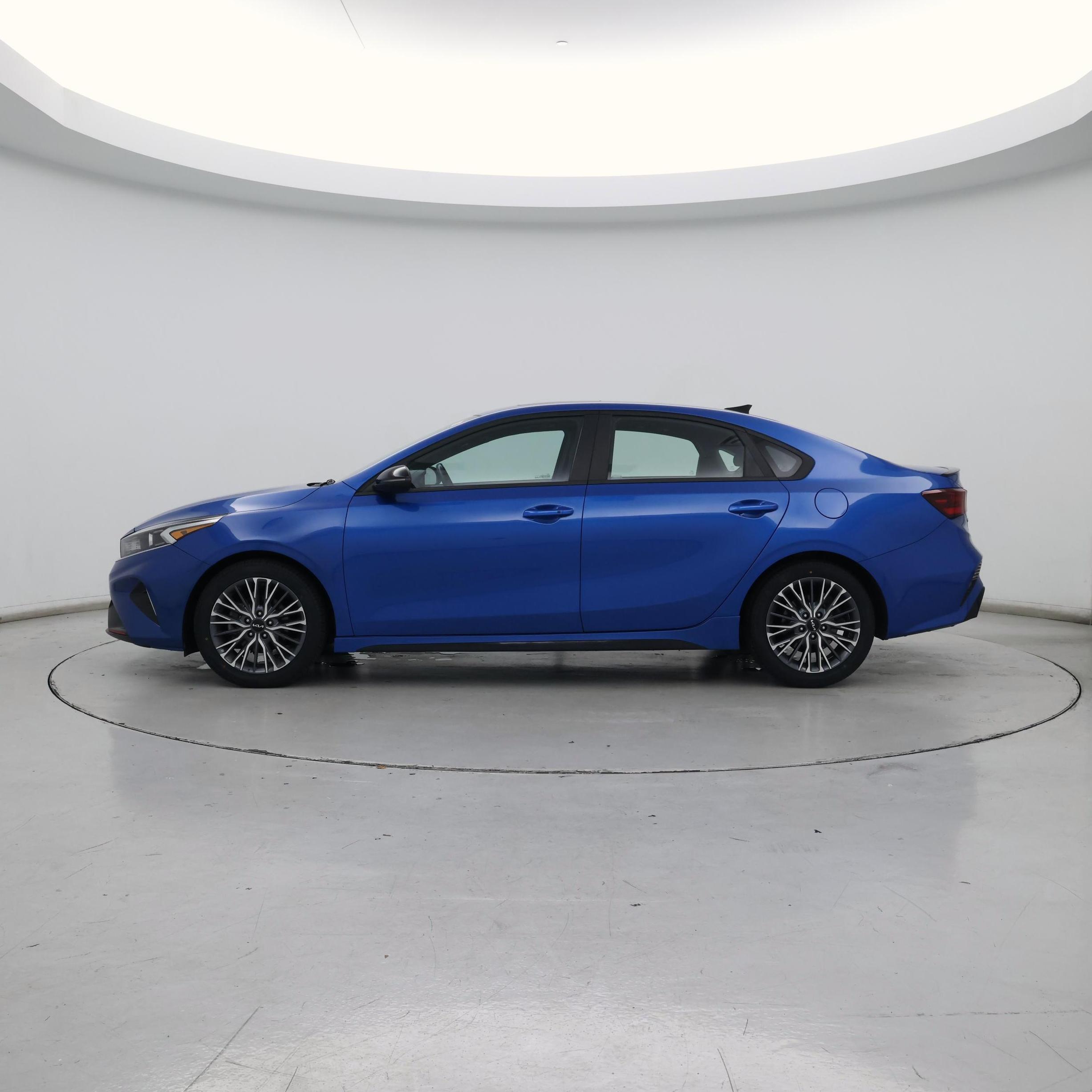 Thumbnail: 2023 Kia Forte - 3