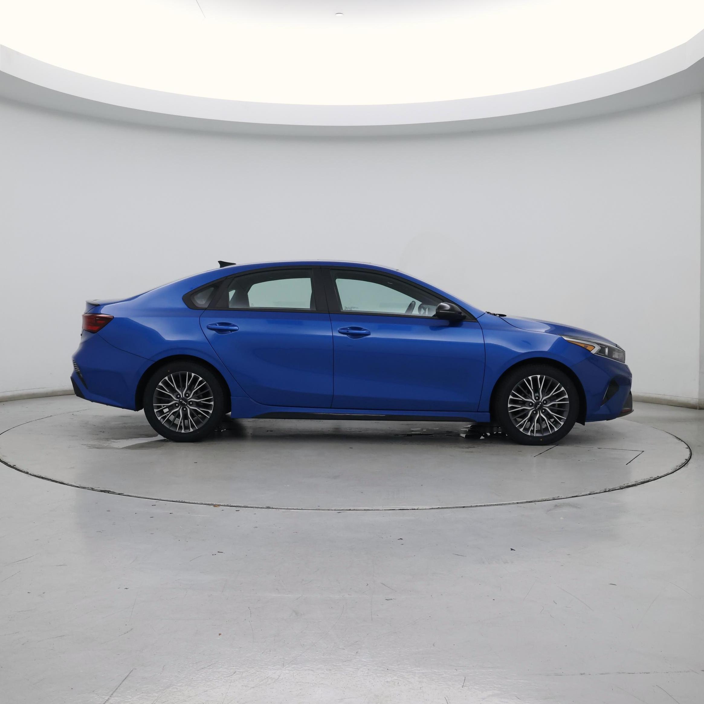 Thumbnail: 2023 Kia Forte - 7