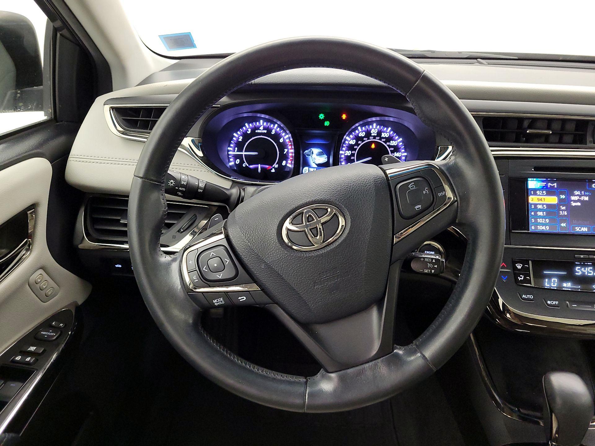 Thumbnail: 2013 Toyota Avalon - 10