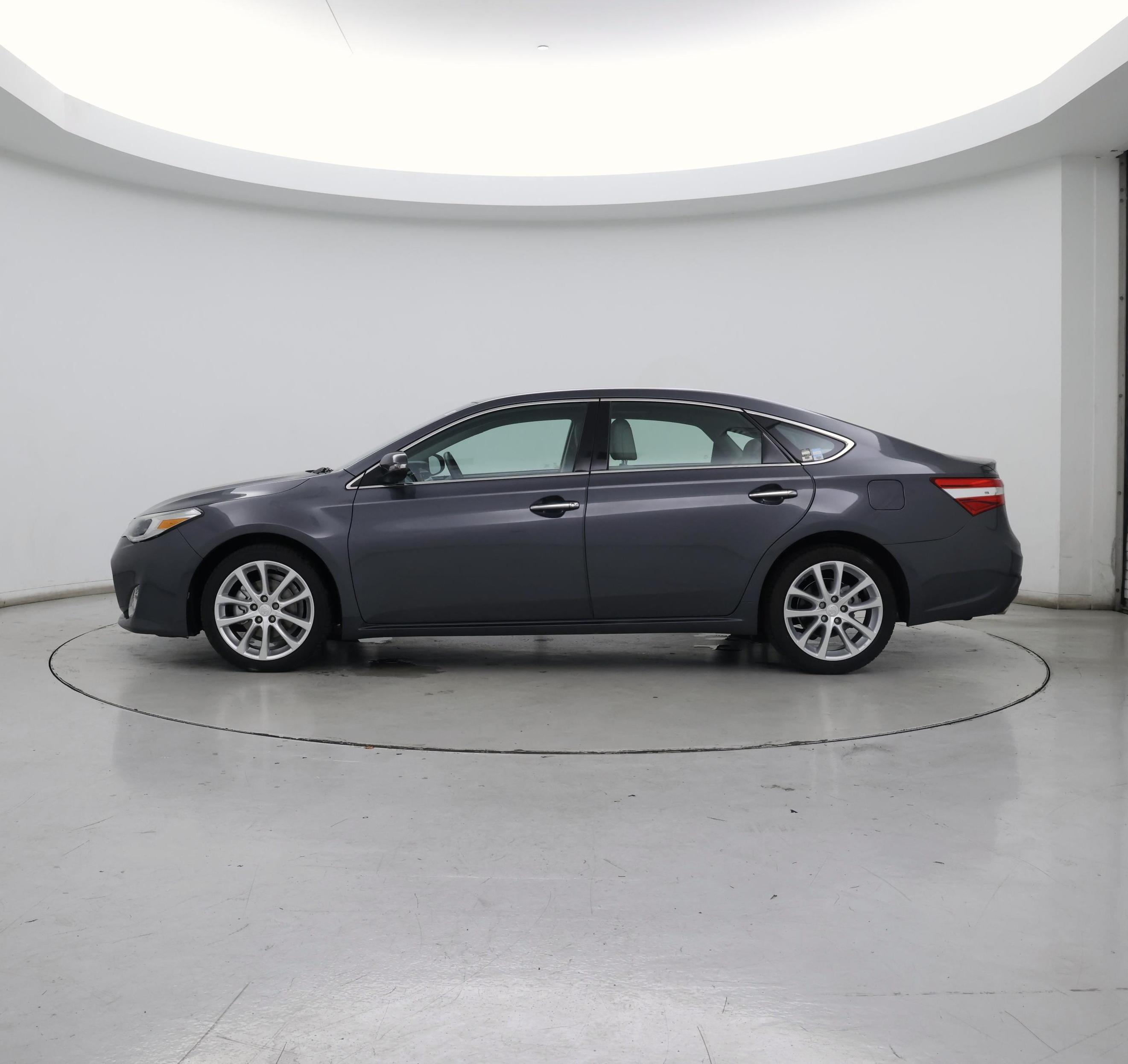 Thumbnail: 2013 Toyota Avalon - 3