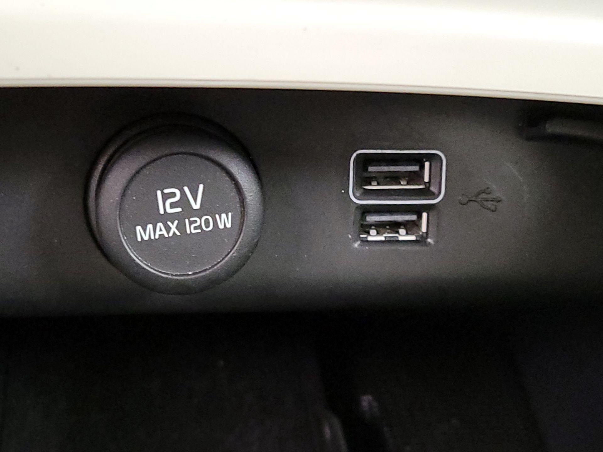Thumbnail: 2020 Volvo XC40 - 19