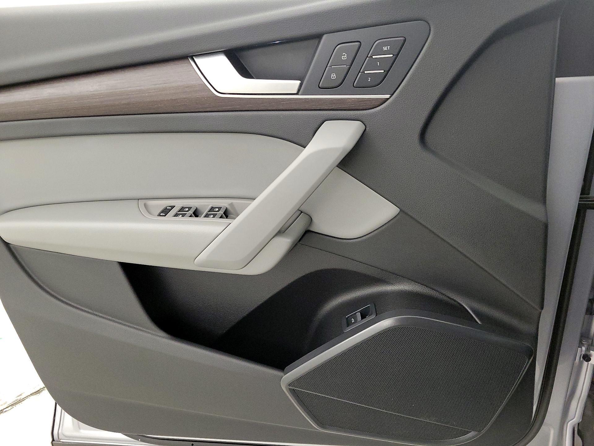 Thumbnail: 2022 Audi Q5 - 12