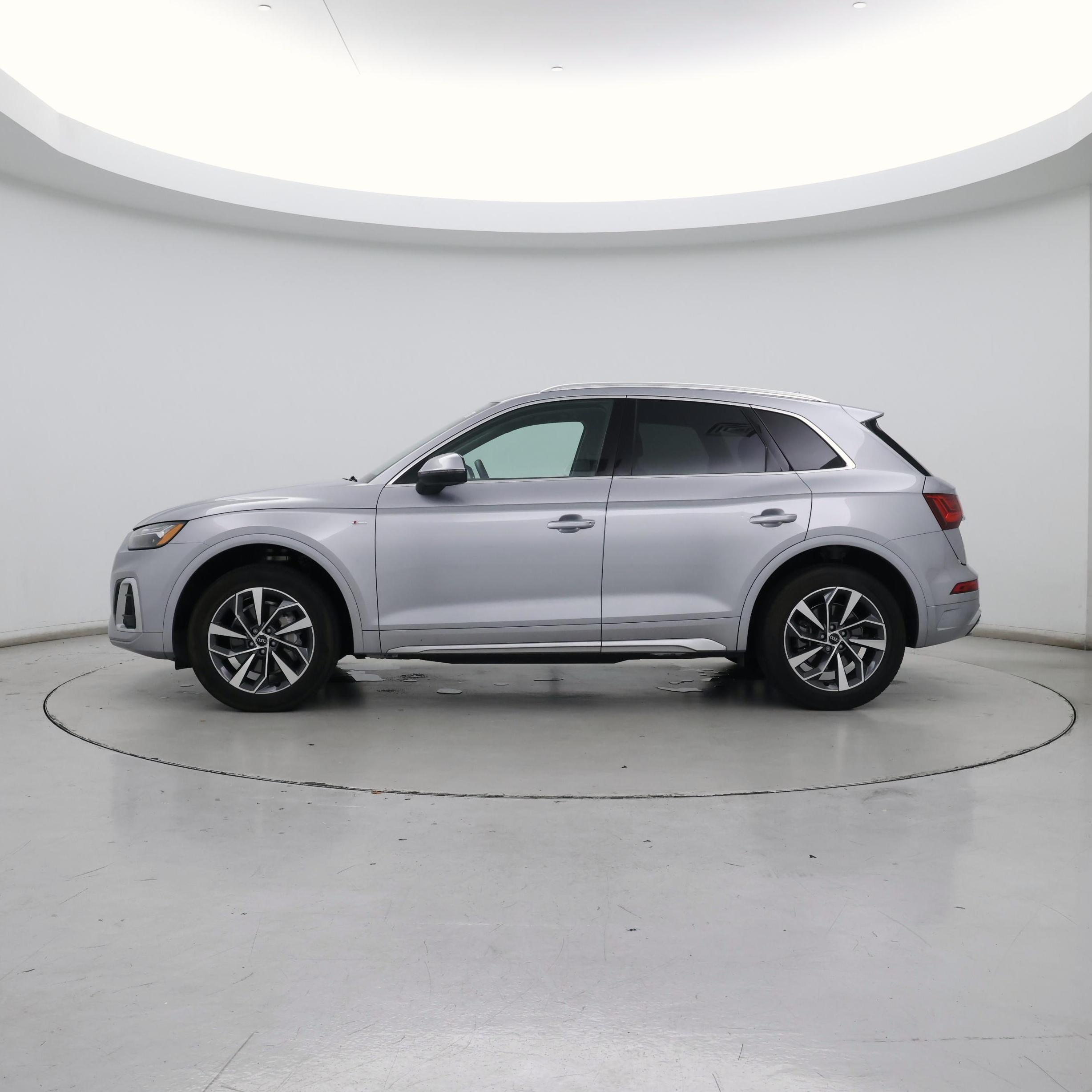 Thumbnail: 2022 Audi Q5 - 3