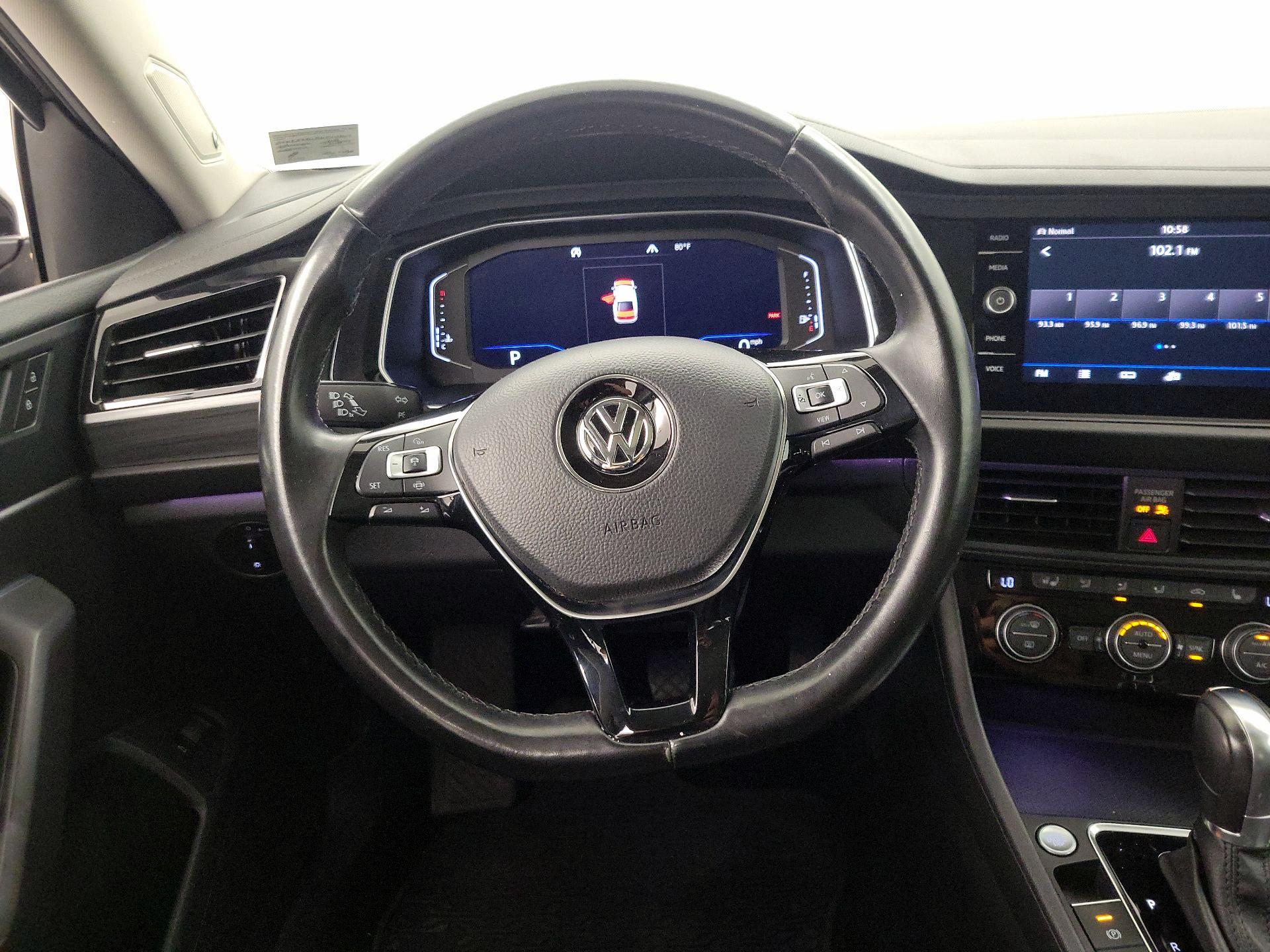 Thumbnail: 2019 Volkswagen Jetta - 10