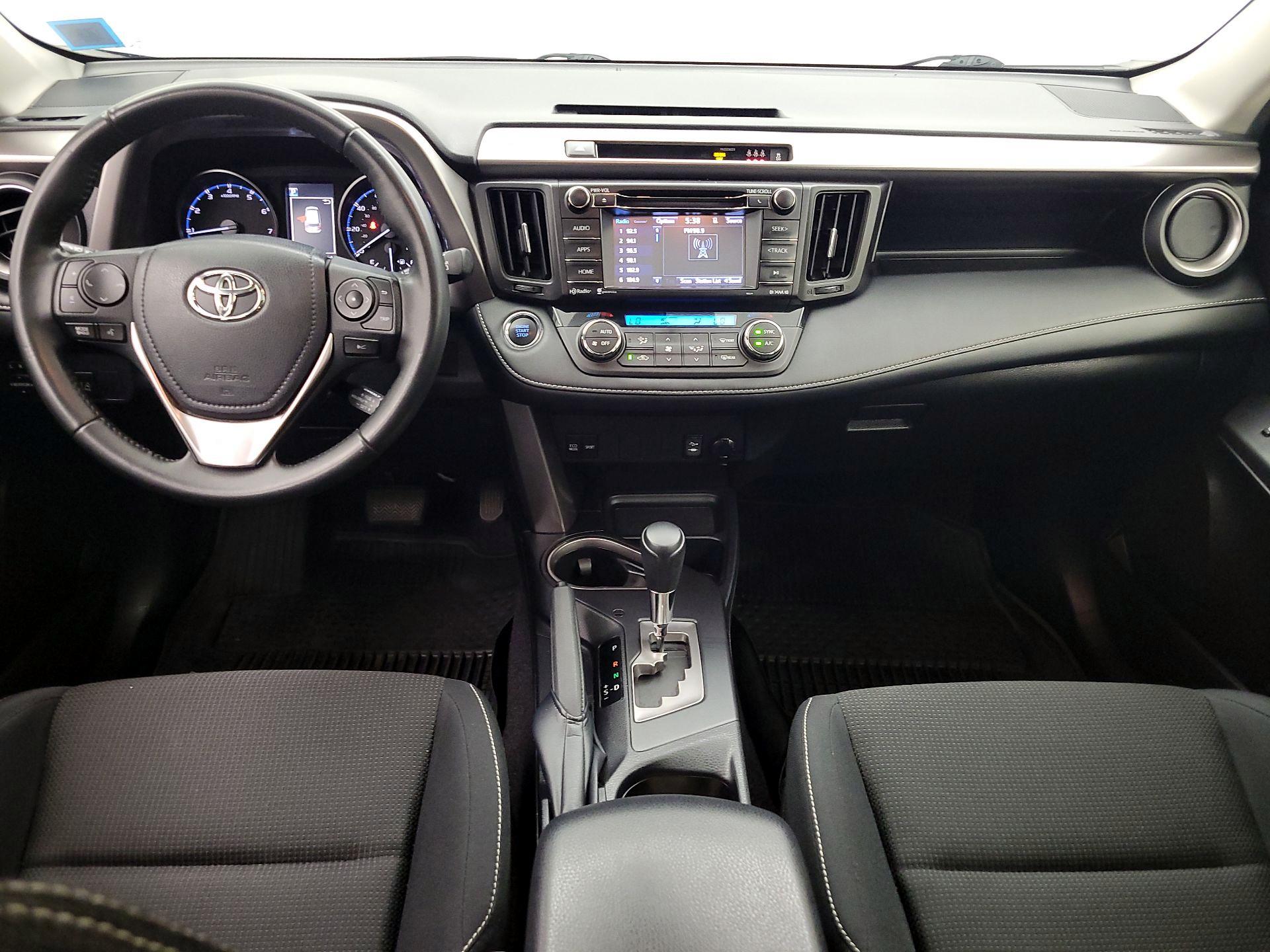 Thumbnail: 2018 Toyota RAV4 - 9