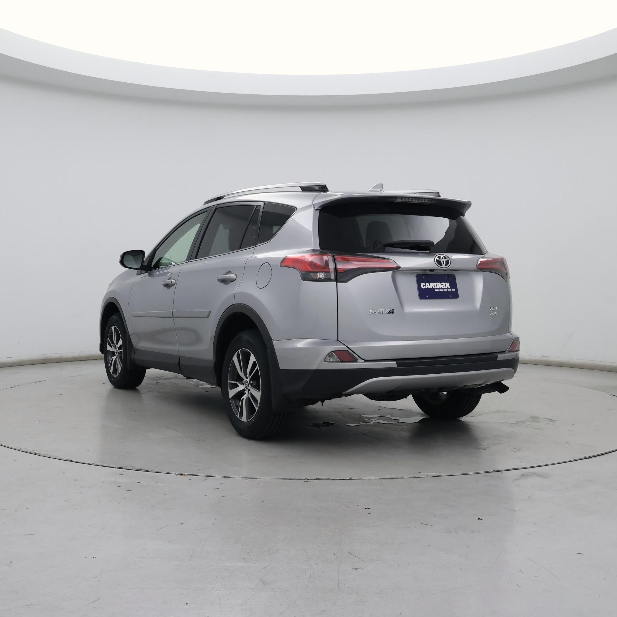 Thumbnail: 2018 Toyota RAV4 - 2