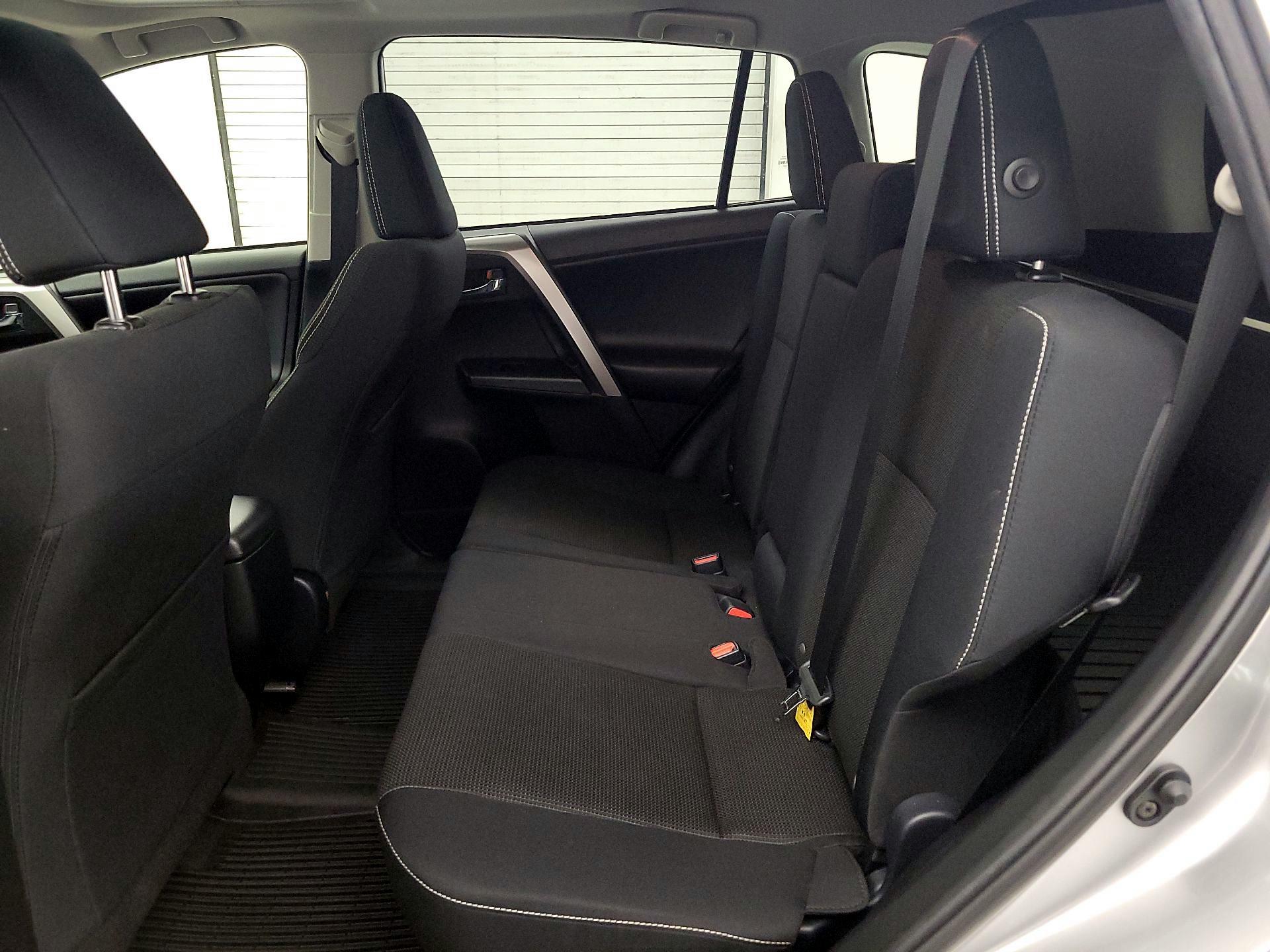 Thumbnail: 2018 Toyota RAV4 - 20