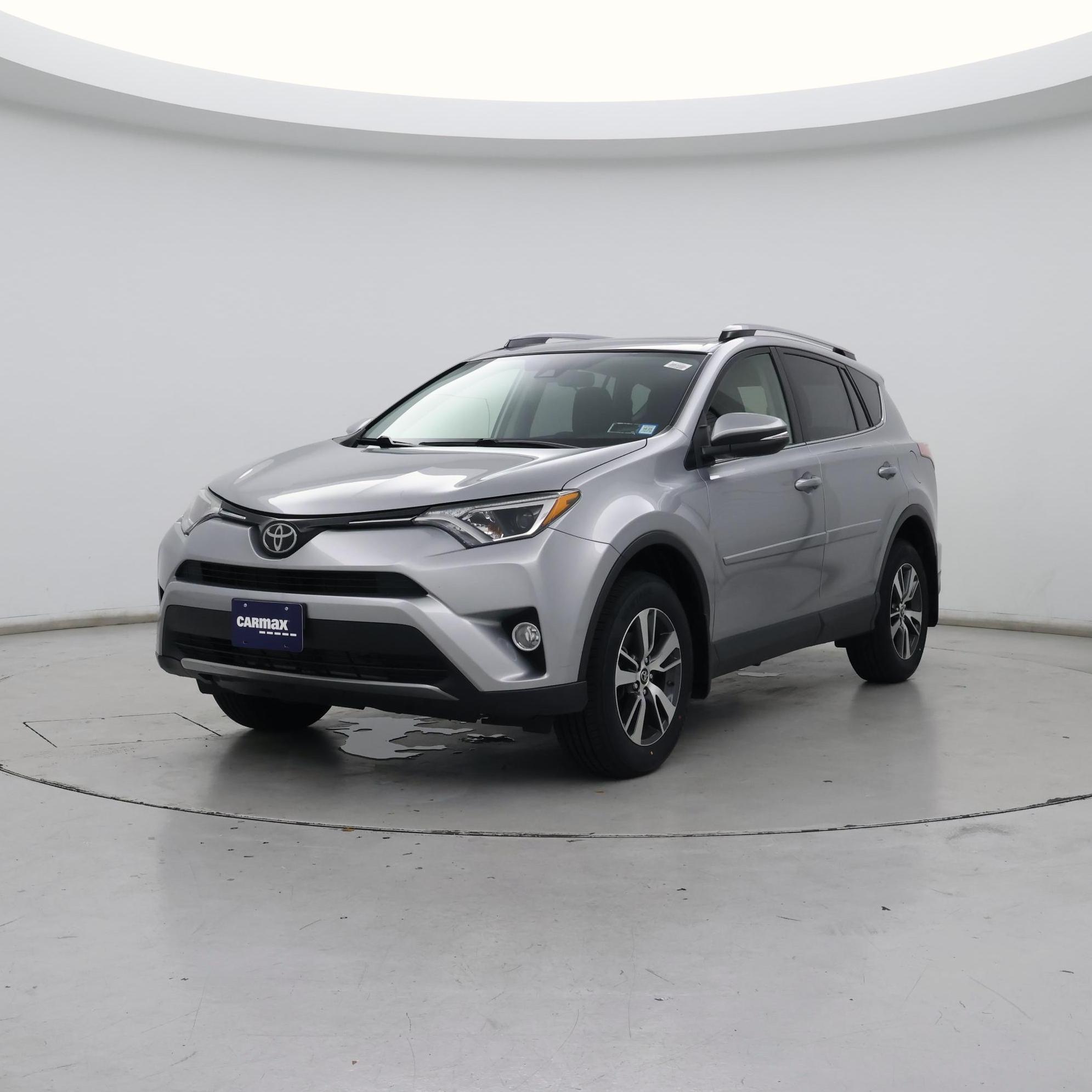 Thumbnail: 2018 Toyota RAV4 - 4