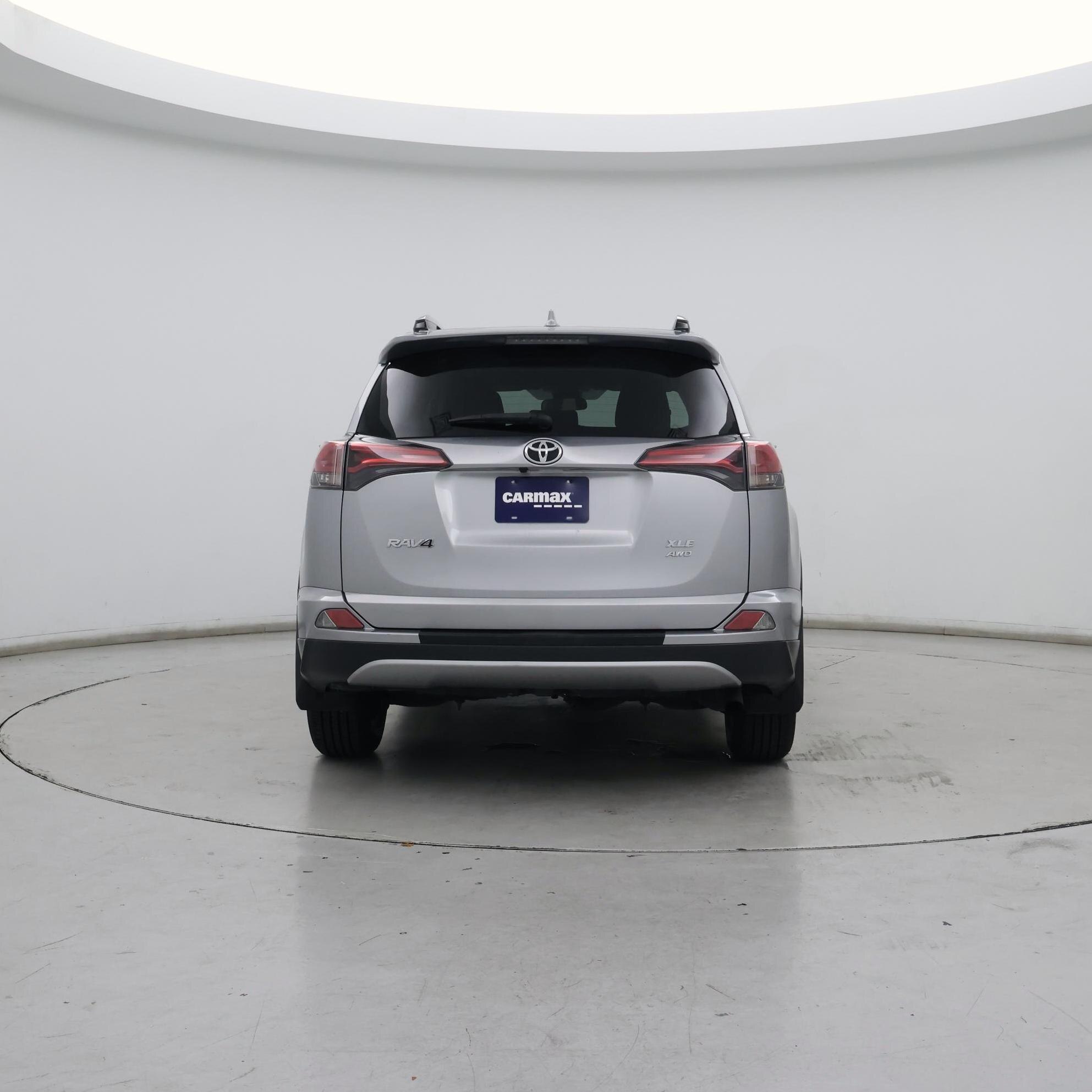 Thumbnail: 2018 Toyota RAV4 - 6