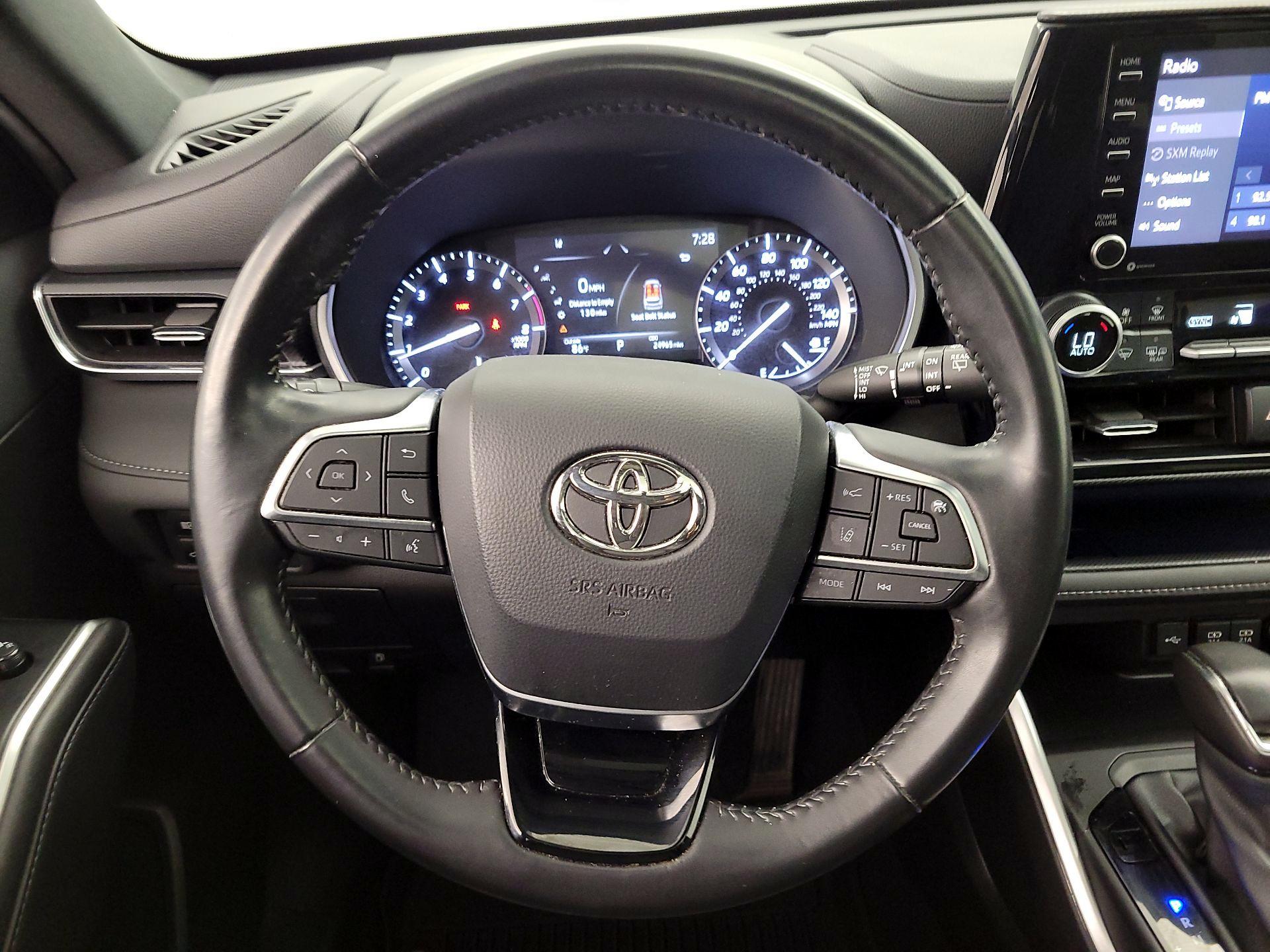 Thumbnail: 2021 Toyota Highlander - 10