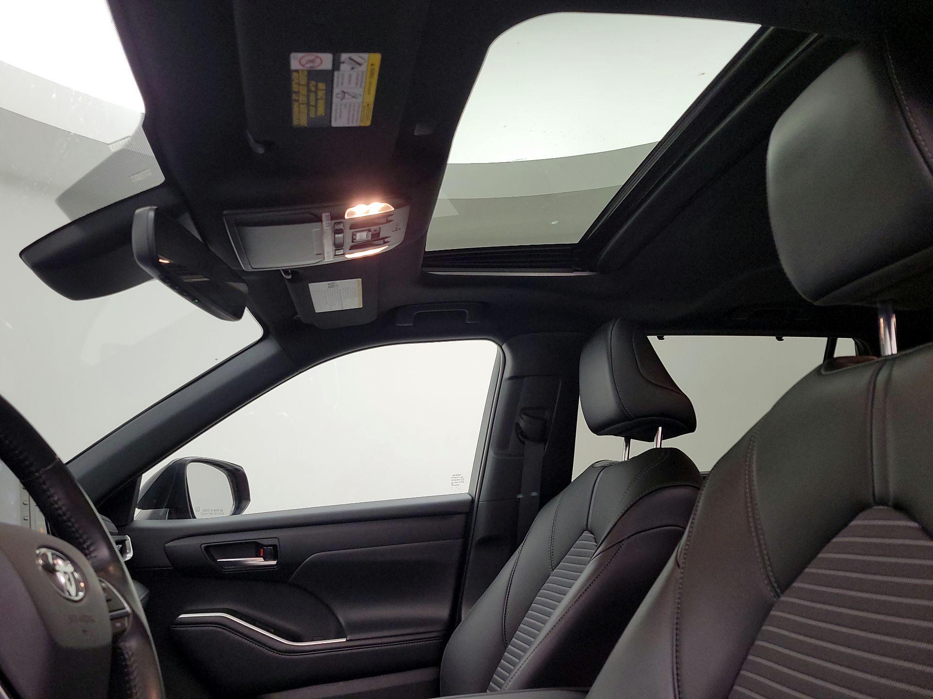 Thumbnail: 2021 Toyota Highlander - 19