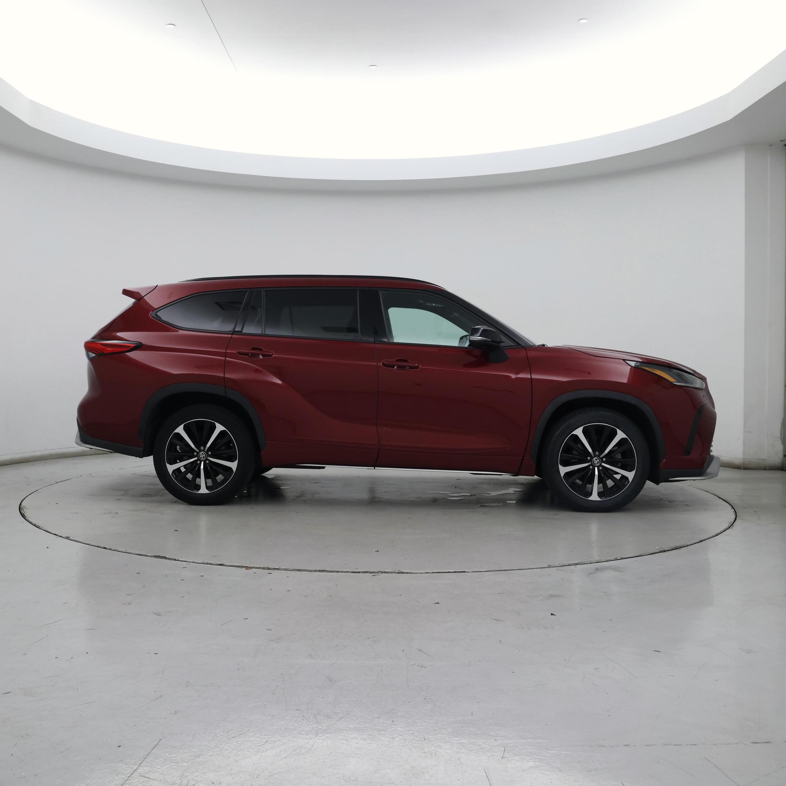 Thumbnail: 2021 Toyota Highlander - 7