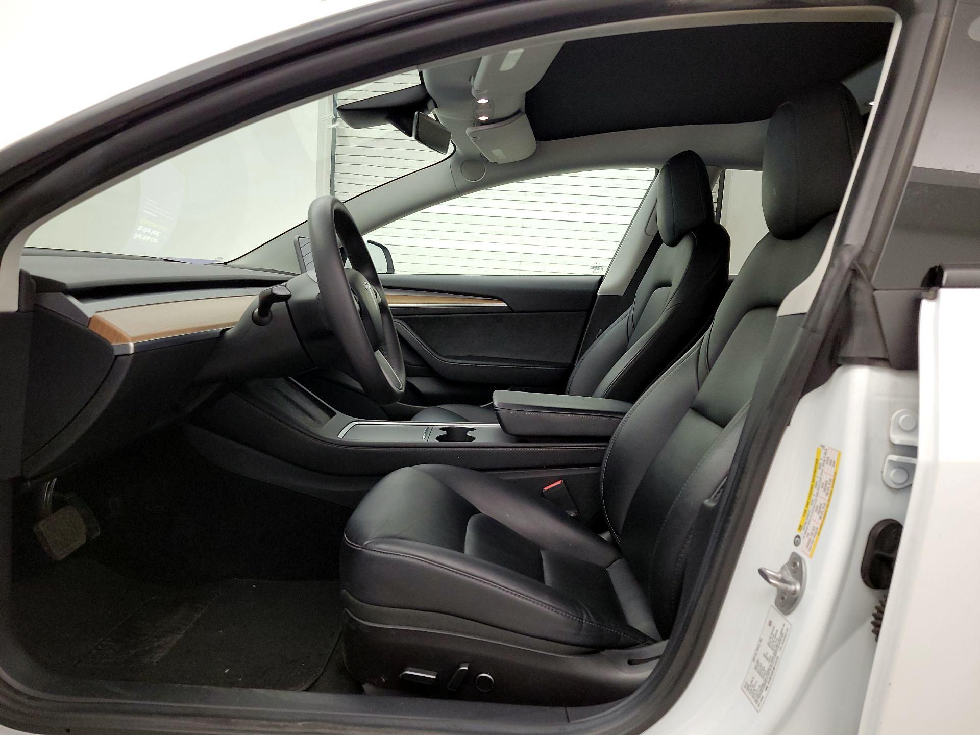 Thumbnail: 2022 Tesla Model 3 - 11