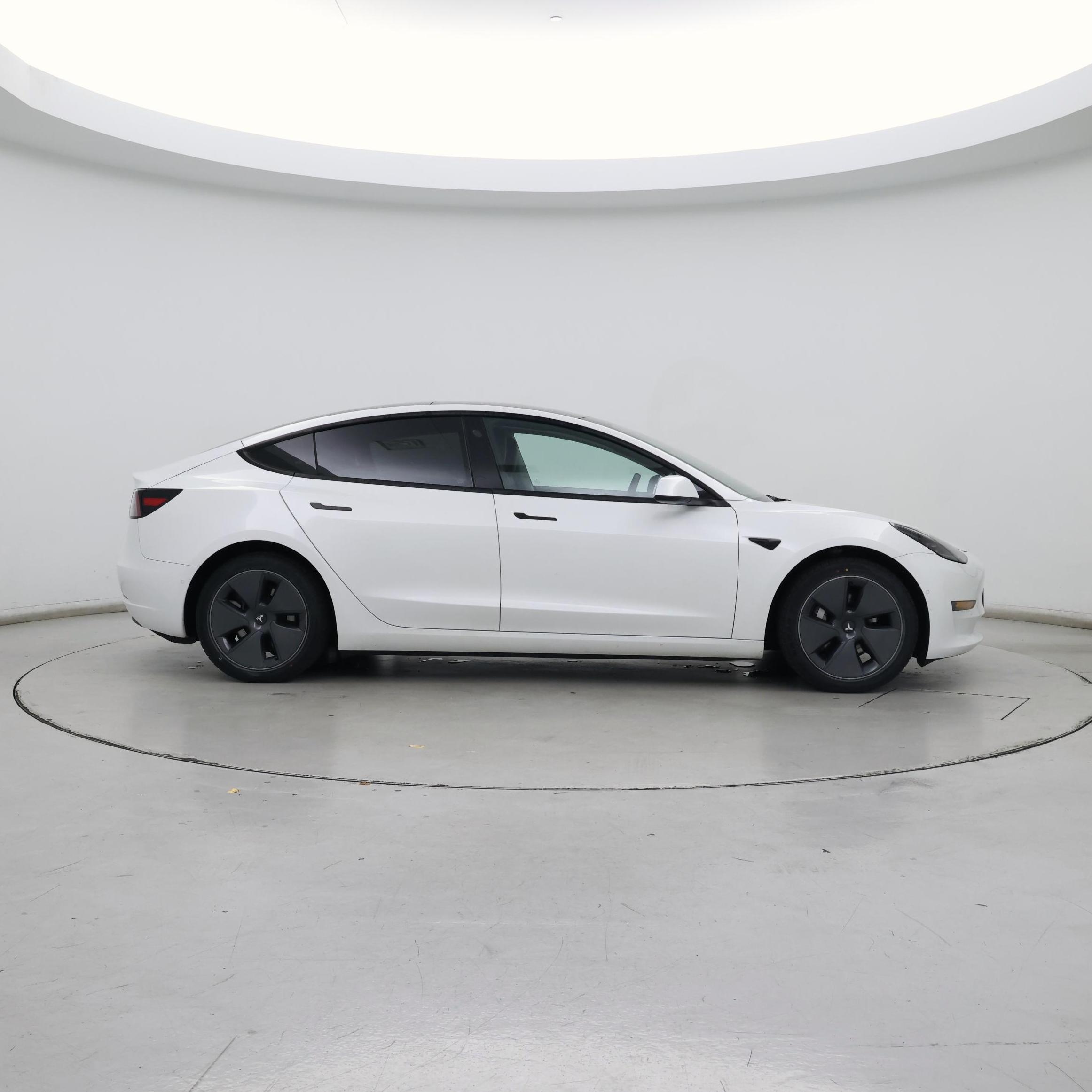 Thumbnail: 2022 Tesla Model 3 - 7