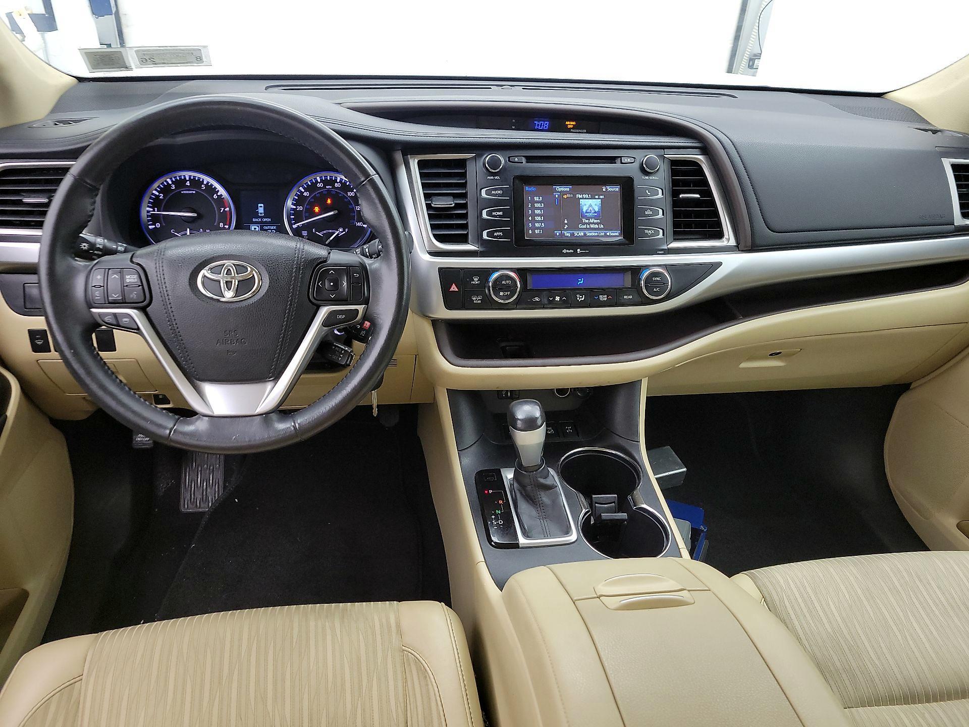 Thumbnail: 2015 Toyota Highlander - 9