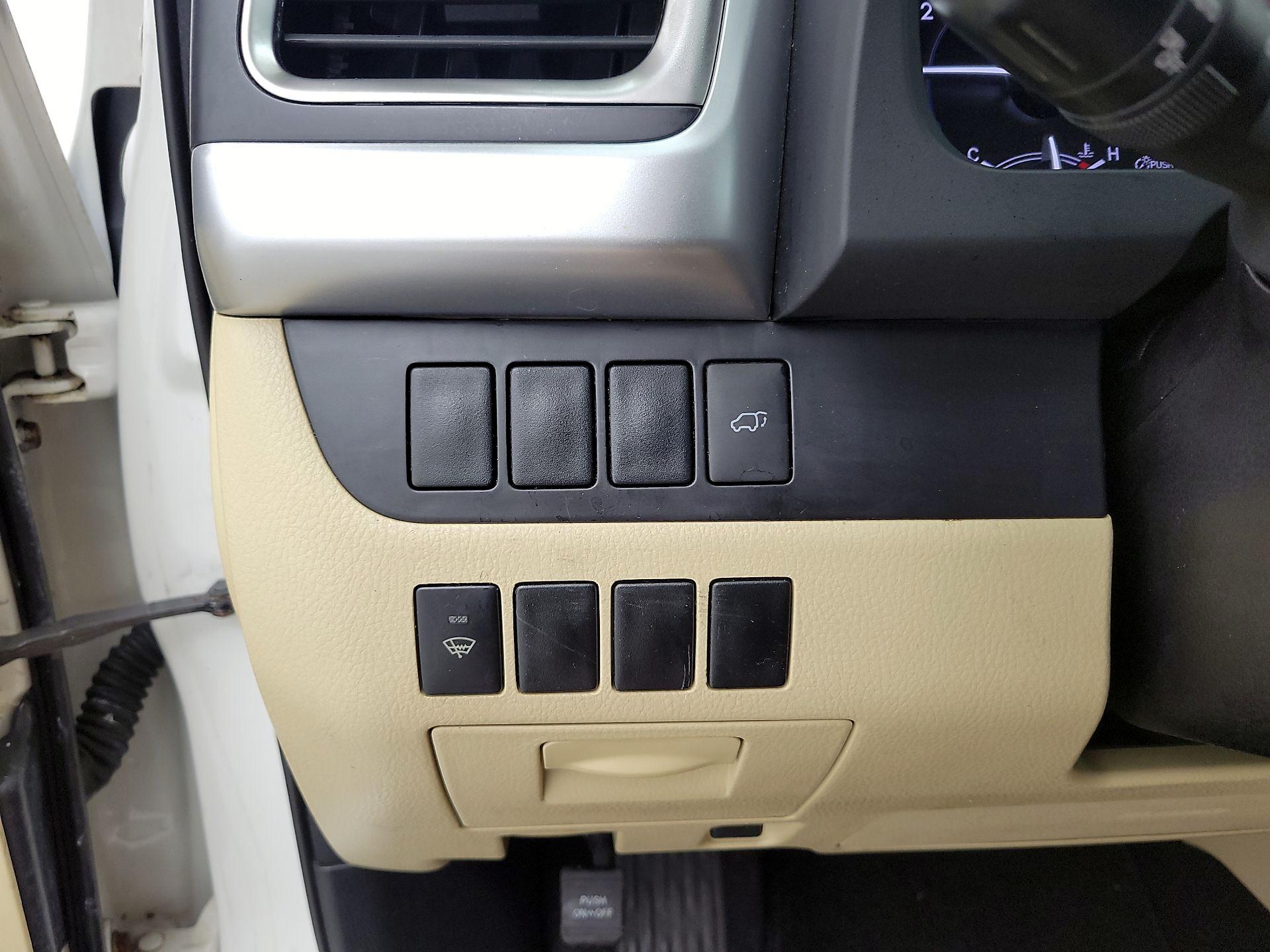 Thumbnail: 2015 Toyota Highlander - 13