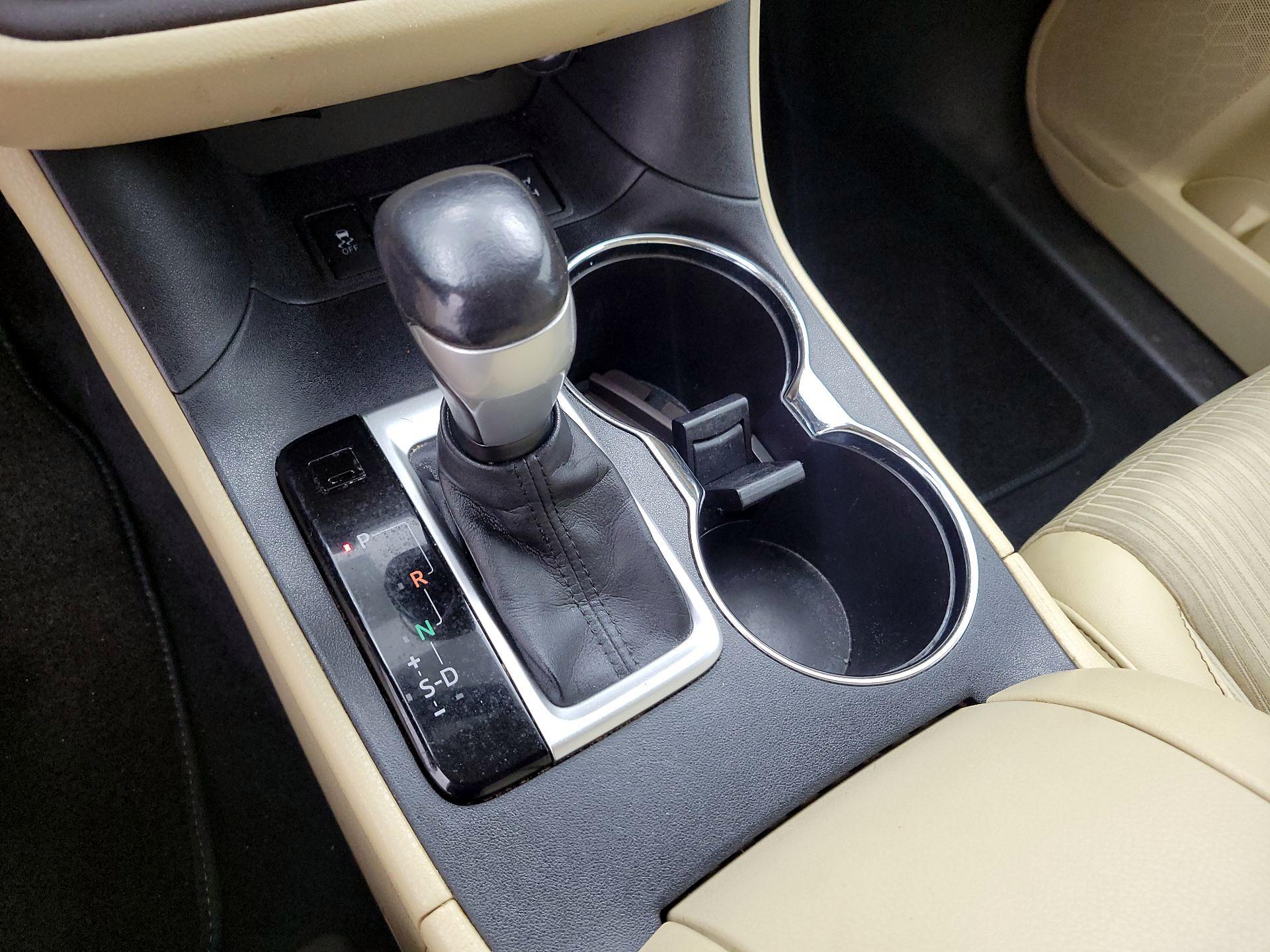 Thumbnail: 2015 Toyota Highlander - 17