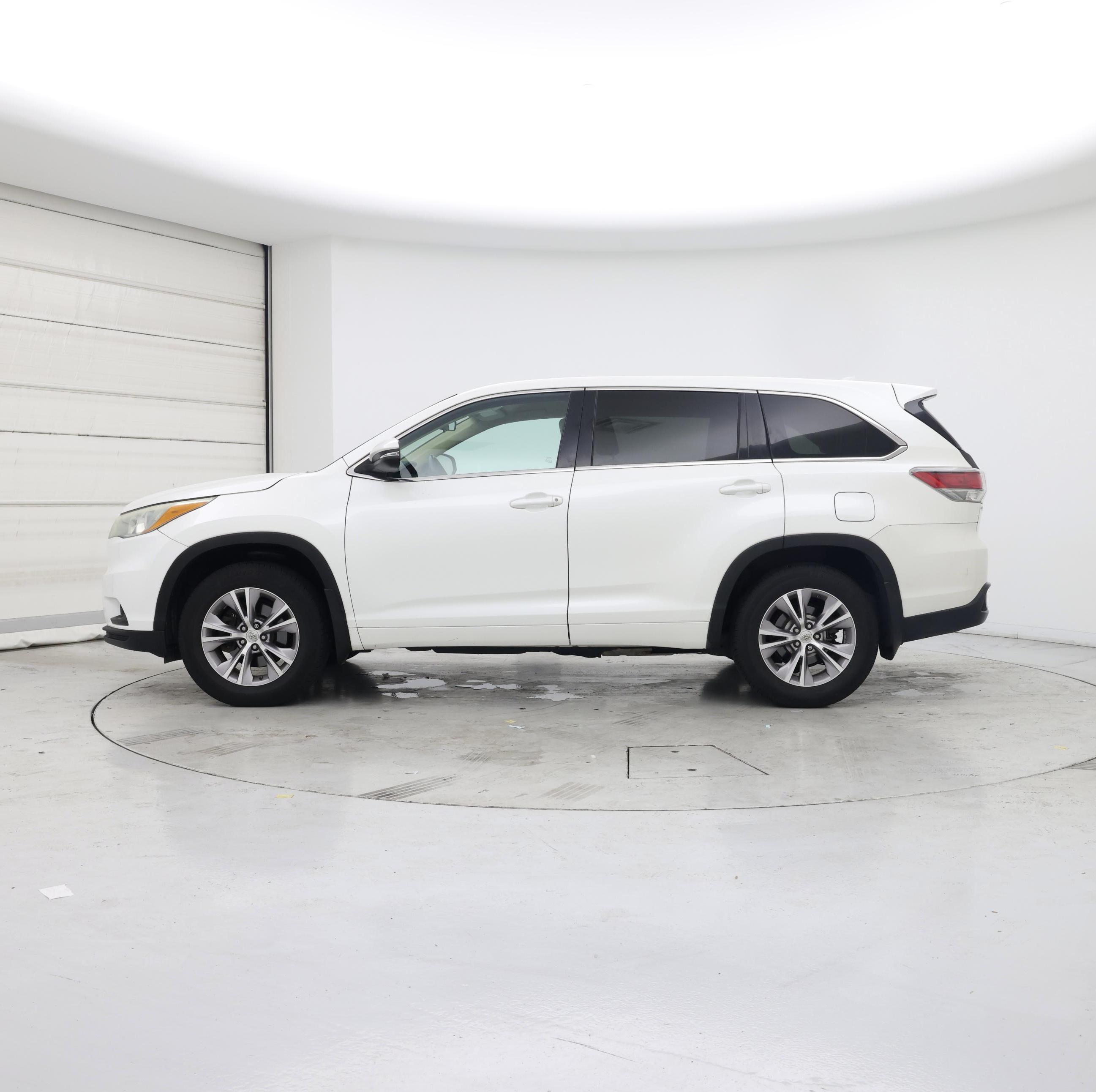 Thumbnail: 2015 Toyota Highlander - 3