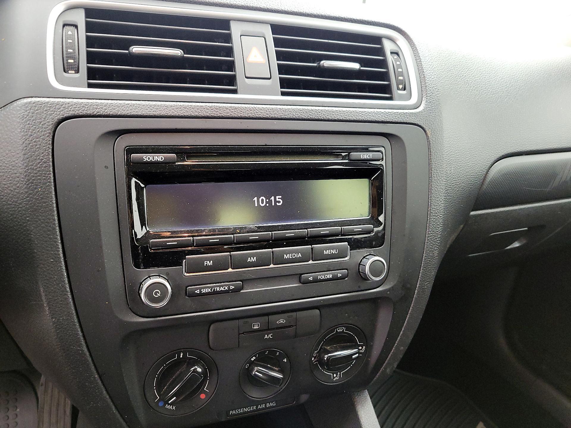 Thumbnail: 2014 Volkswagen Jetta - 17