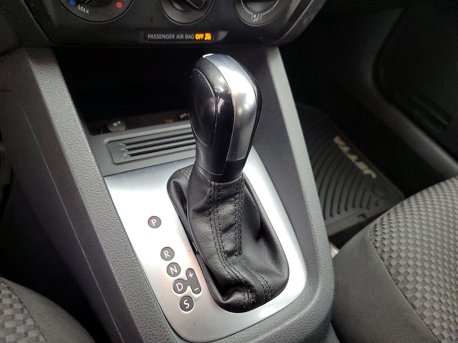 Thumbnail: 2014 Volkswagen Jetta - 19