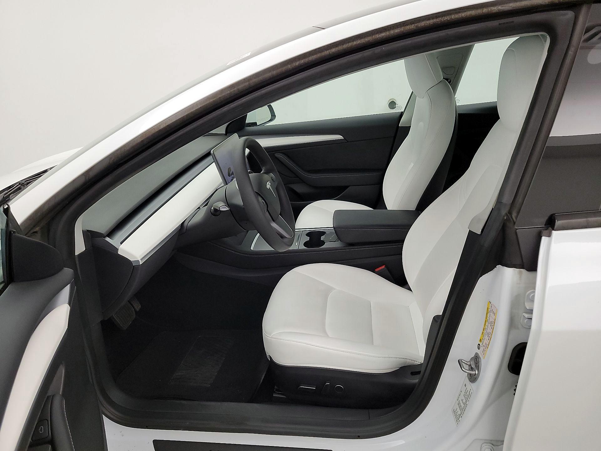 Thumbnail: 2022 Tesla Model 3 - 11