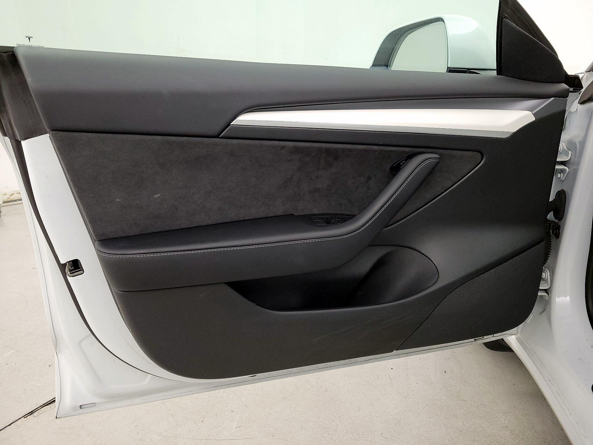 Thumbnail: 2022 Tesla Model 3 - 12