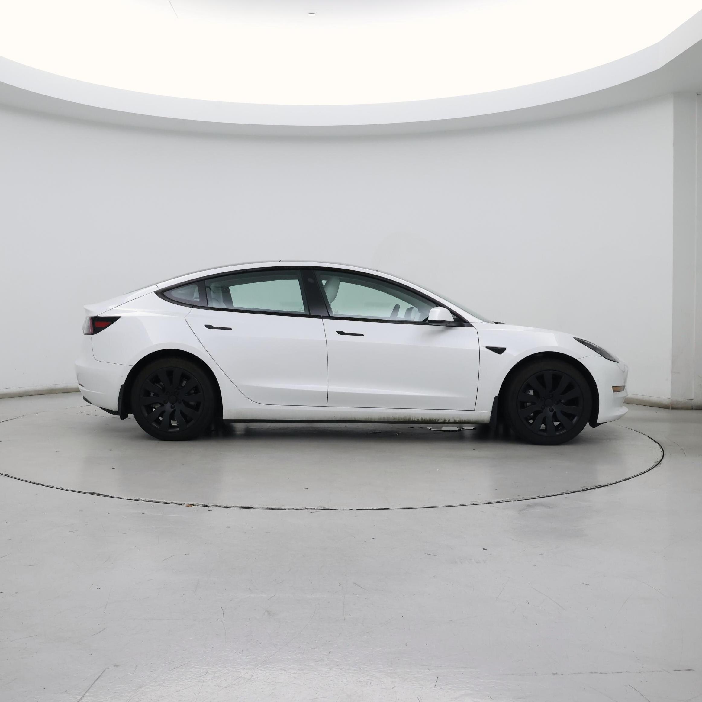 Thumbnail: 2022 Tesla Model 3 - 7
