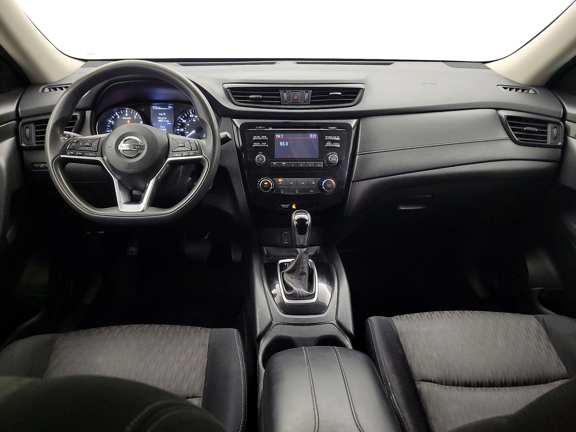 Thumbnail: 2017 Nissan Rogue - 9