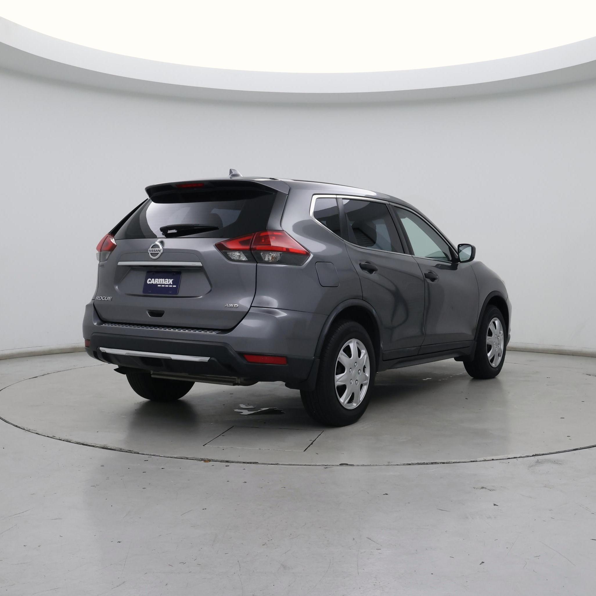 Thumbnail: 2017 Nissan Rogue - 8