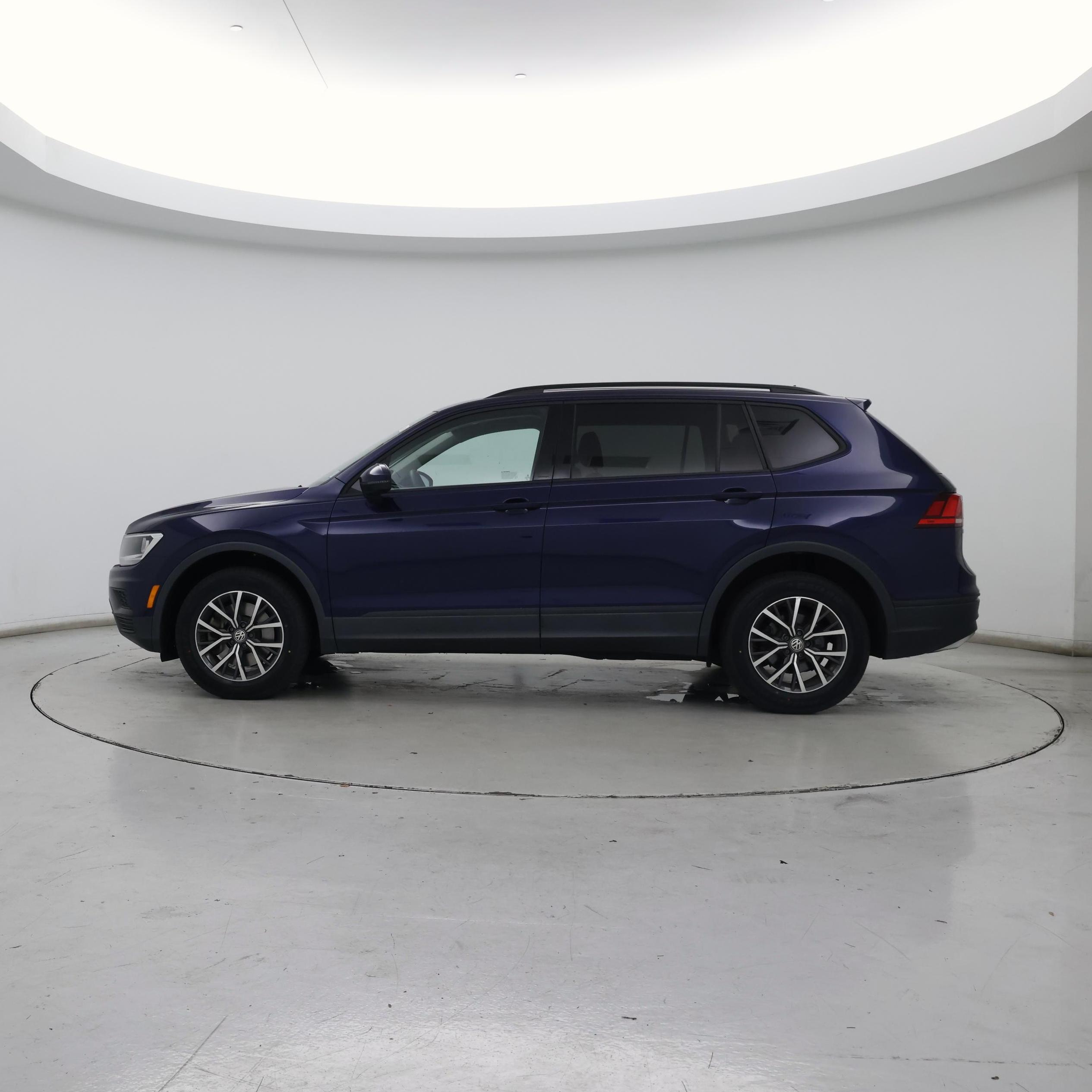 Thumbnail: 2021 Volkswagen Tiguan - 3